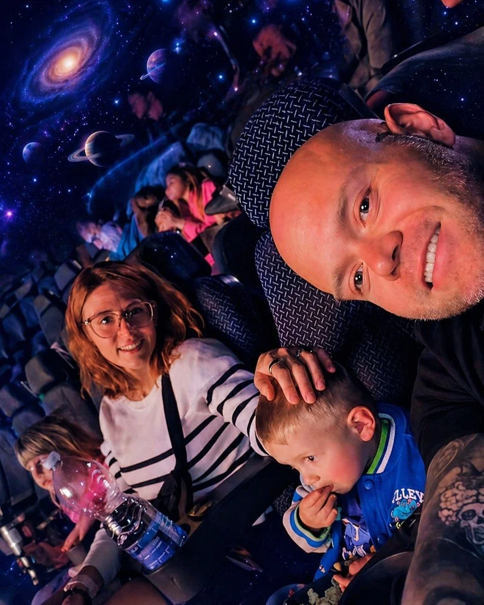 Kids &amp; cinema 🎬

I know this is a topic that divides parents.

Some don&rsquo;t allow TV at all.
We&rsquo;re not that family.

We have rules &mdash; limited time, certain hours, supervised content &mdash; but overall, we&rsquo;re quite relaxed a
