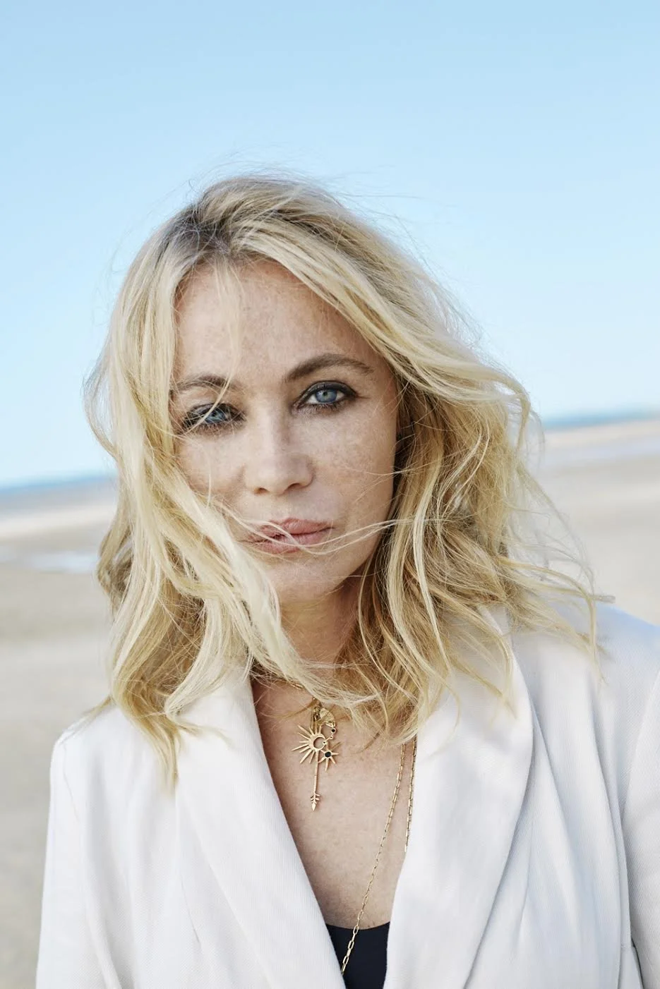 Emmanuelle-beart-sylvie-castioni.jpg