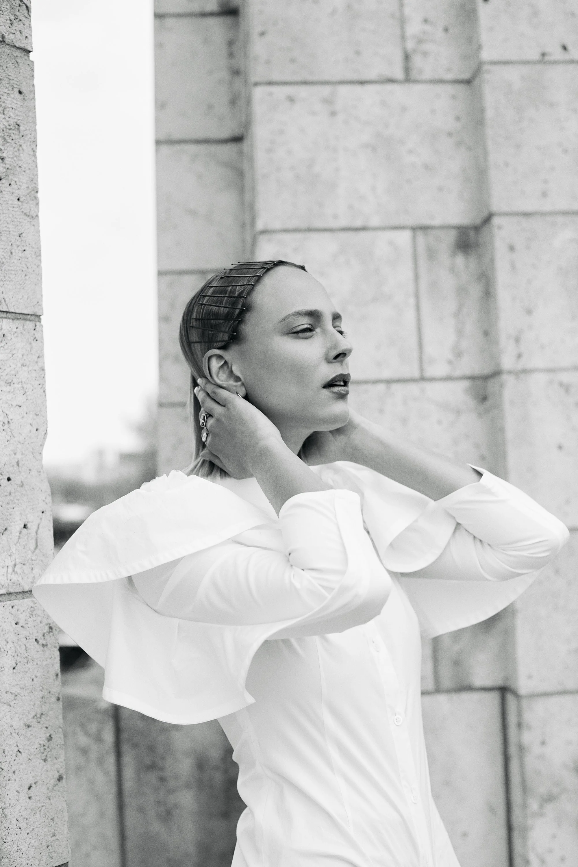 nora-arnezeder-sylvie-castioni.jpg