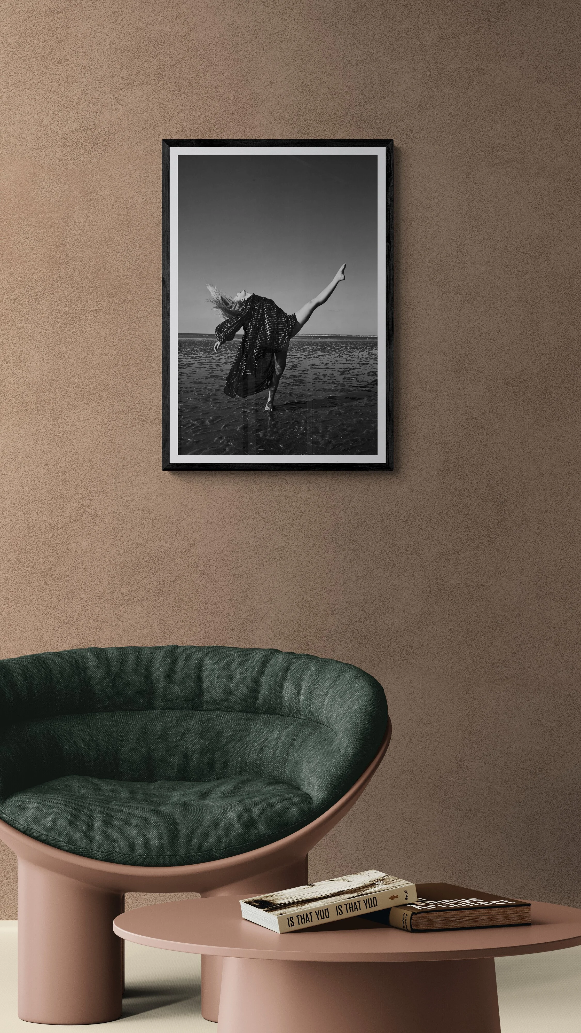 Grand écart - 50 x 70 cm - Cadre noir.jpg