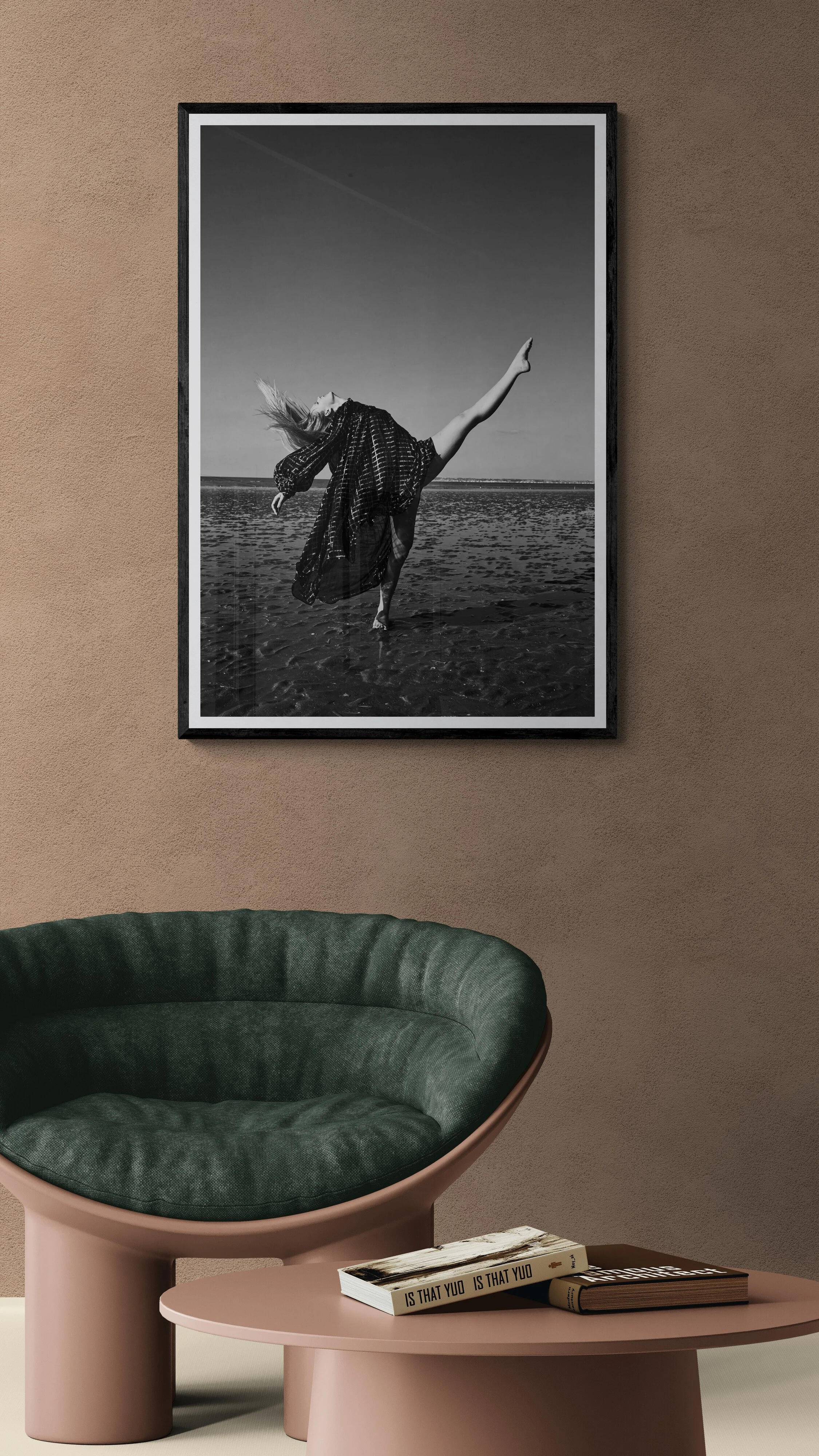 Grand écart - 70 x 100 cm - Cadre noir.jpg