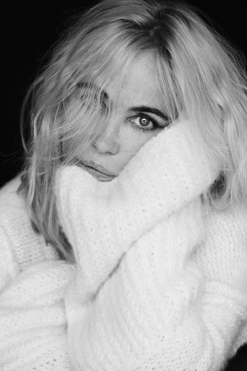 Emmanuelle-béart-sylvie-castioni.jpeg
