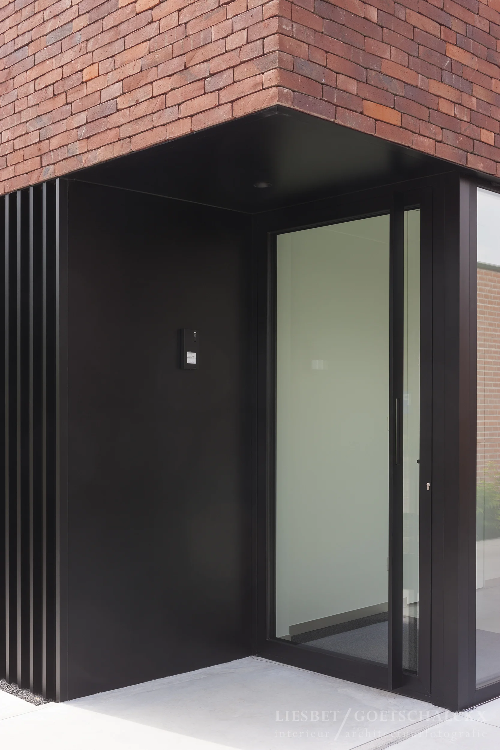 LG-SarahTheeuws-woningGeelTenAard_72dpi_watermerk-14.jpg