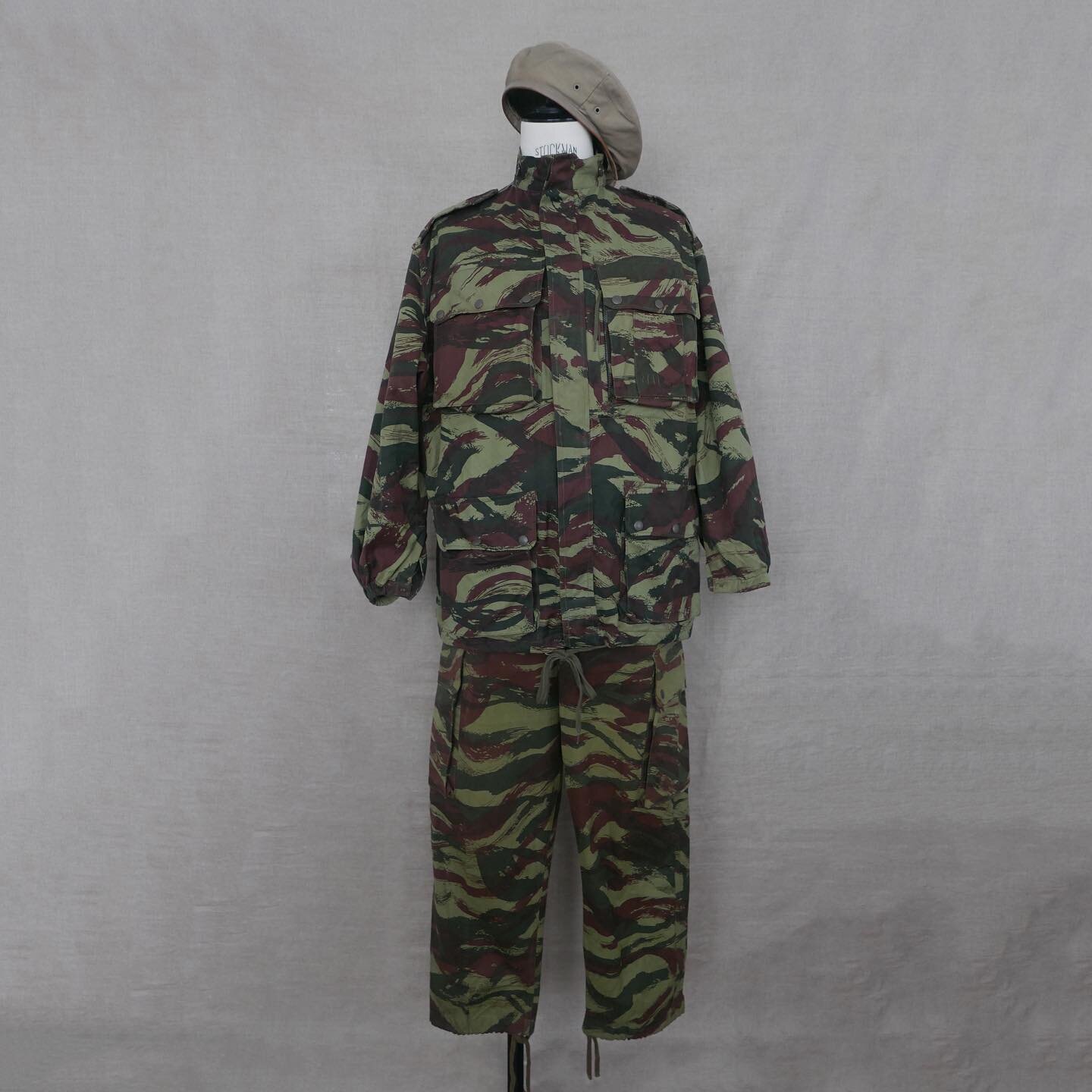 AVAILABLE / Deadstock French paratrooper 47/56 outfit / 60&acute;s era, Lizard camo.
.
.
Jacket size L and trousers military size 13 = waist 42cm. 
.
.
.
#vintage #militaria #workwear #m47 #menstyle #vintagestyle #igfashion #vintageclothing #military