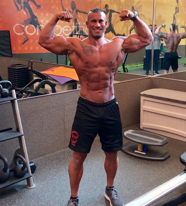 Crazy shoulder workout and pump by @tjhoban, feels a whole lot better with a ton of calories in me. Huge pump and laser focused from @jaycutler and @cutler_nutrition&rsquo;s Amplify and Prevail!
Reverse diet done 100% right! Didn&rsquo;t blow up like