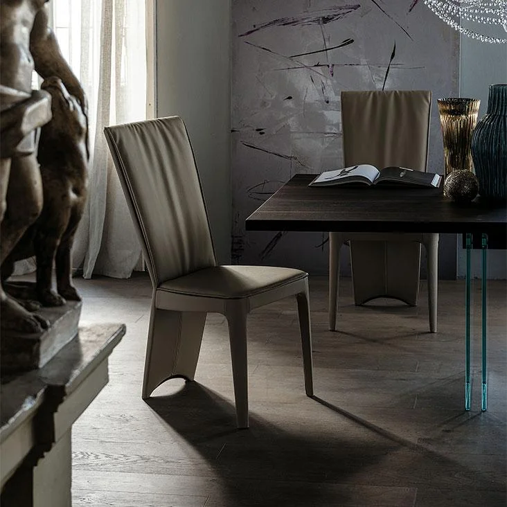 DIVINEDESIGNCENTER_AURELIA_CHAIR_3.jpg