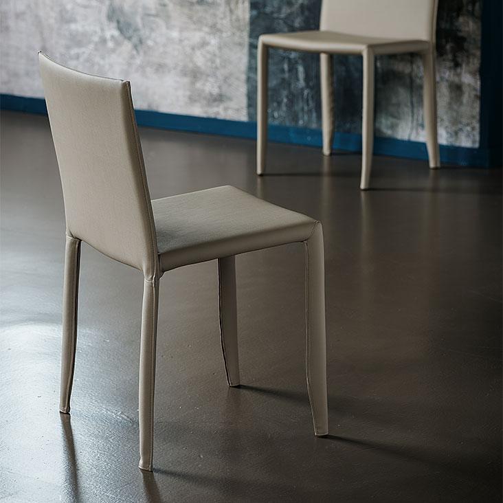 AMY CHAIR