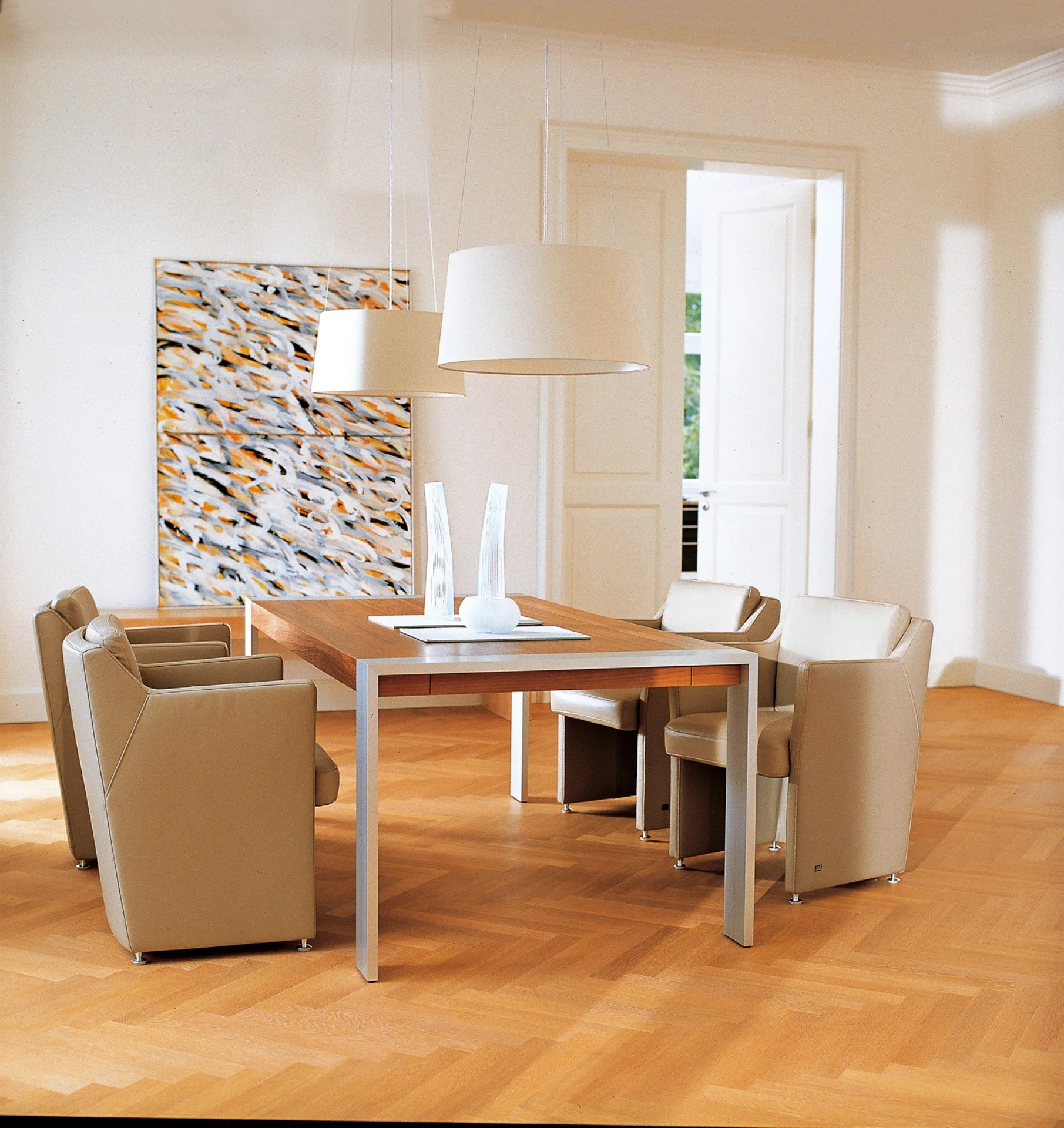 DIVINEDESIGNCENTER_7100_CHAIR_2.jpg