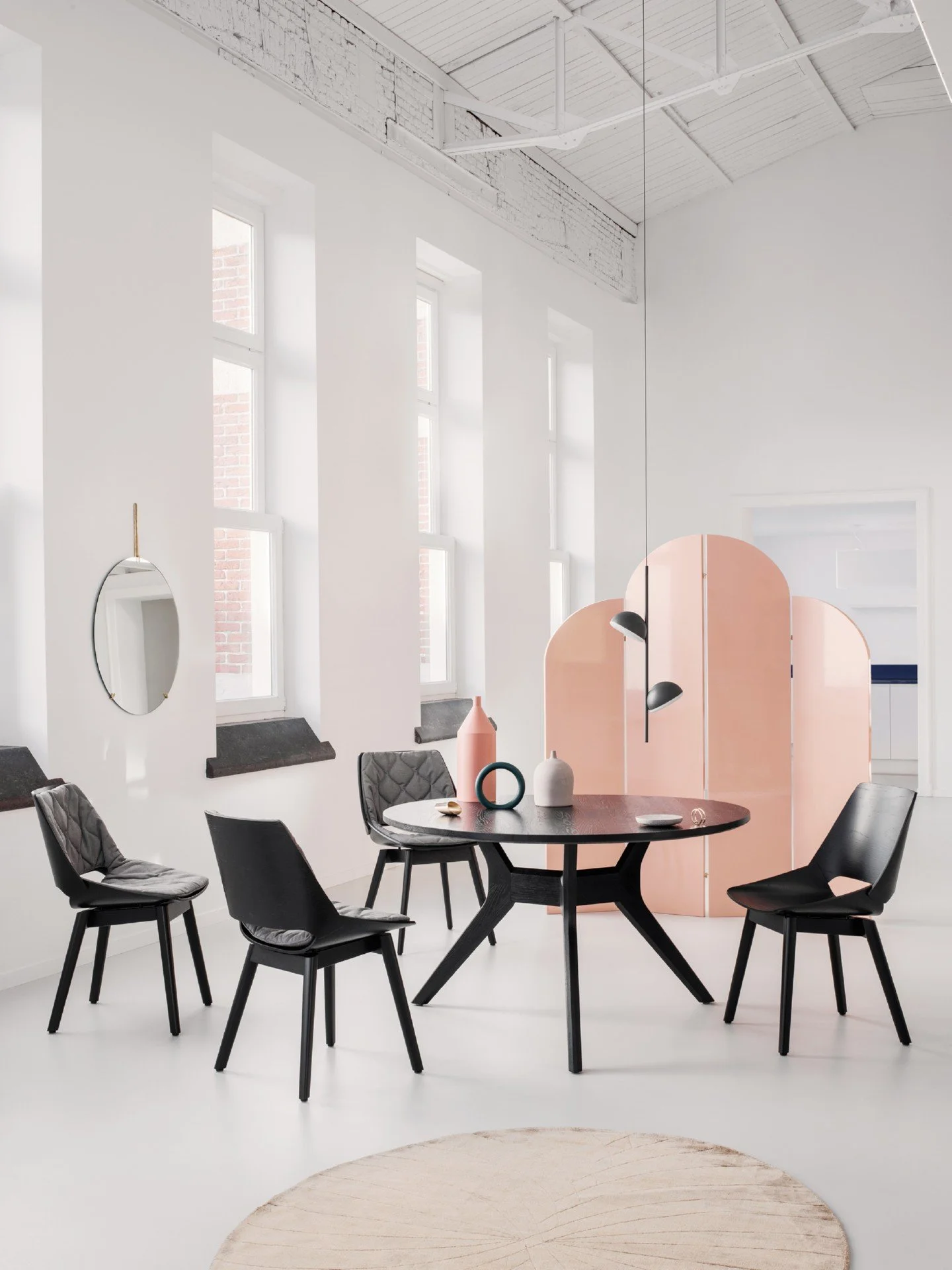 DIVINEDESIGNCENTER_650_CHAIR_8.jpg