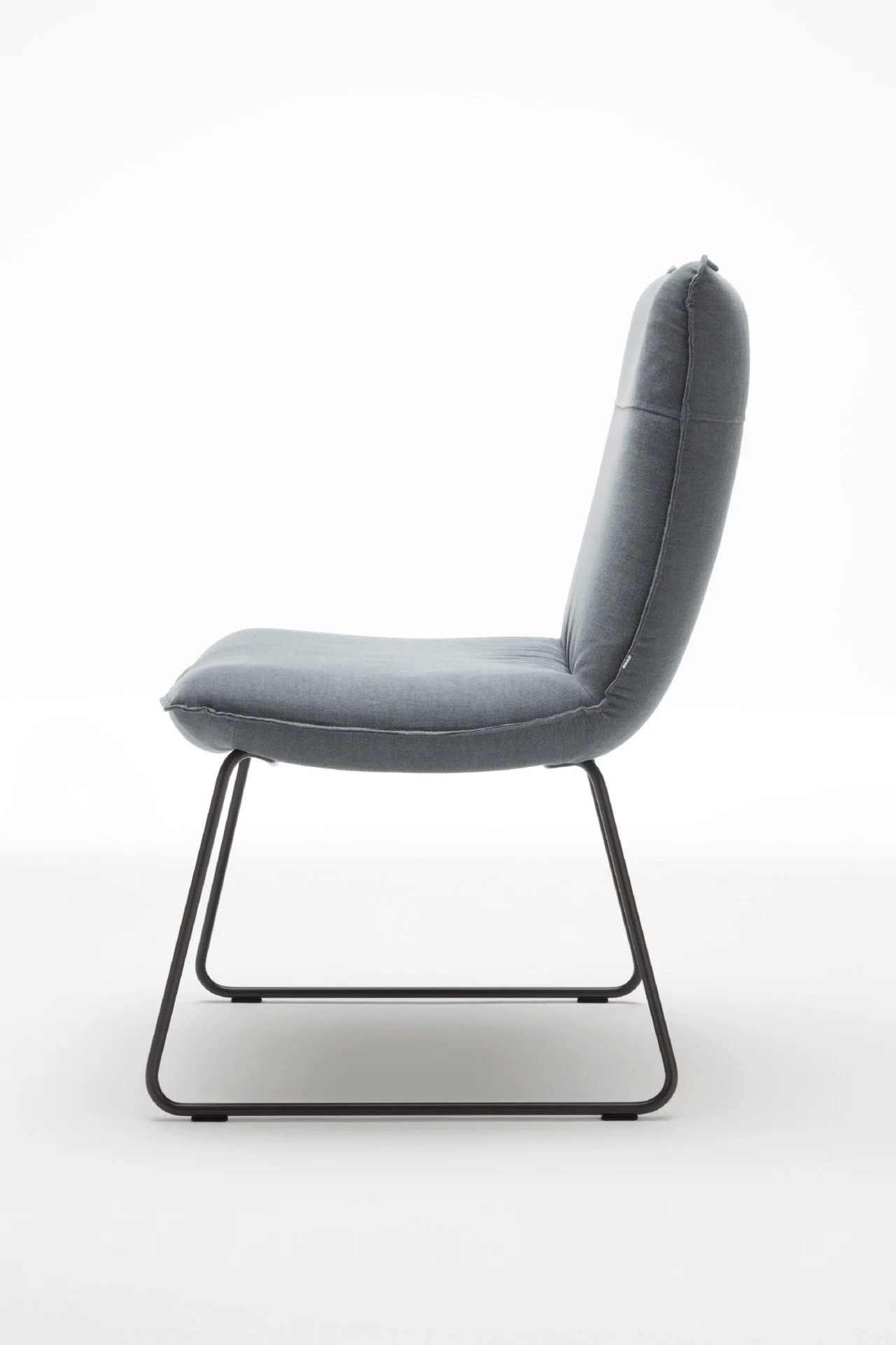 DIVINEDESIGNCENTER_606_ARMCHAIR_2.jpg