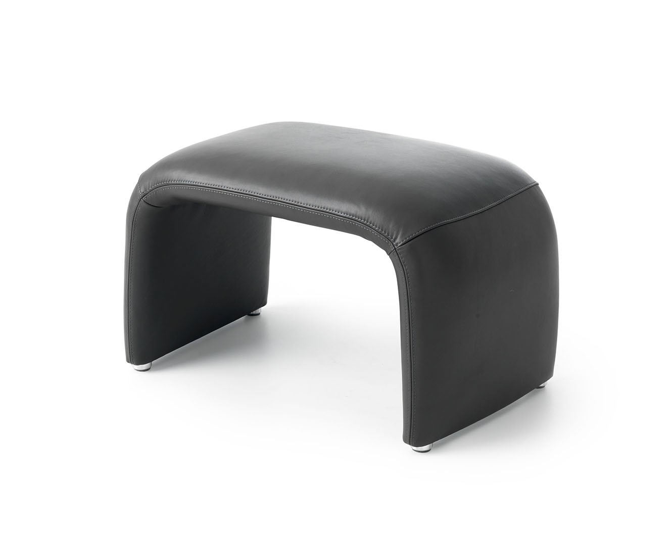 Leolux_Ascana_Pouffe_02.jpg