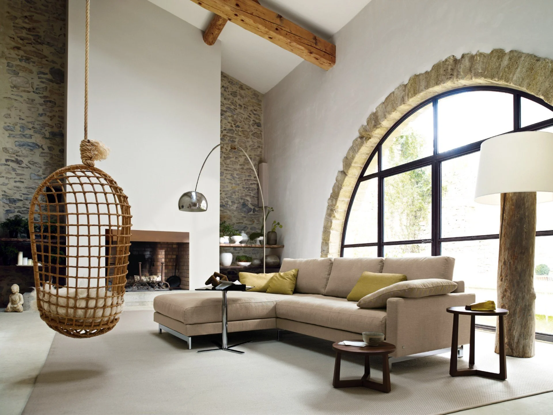DIVINEDESIGNCENTER_VIDA_SOFA_1.jpg