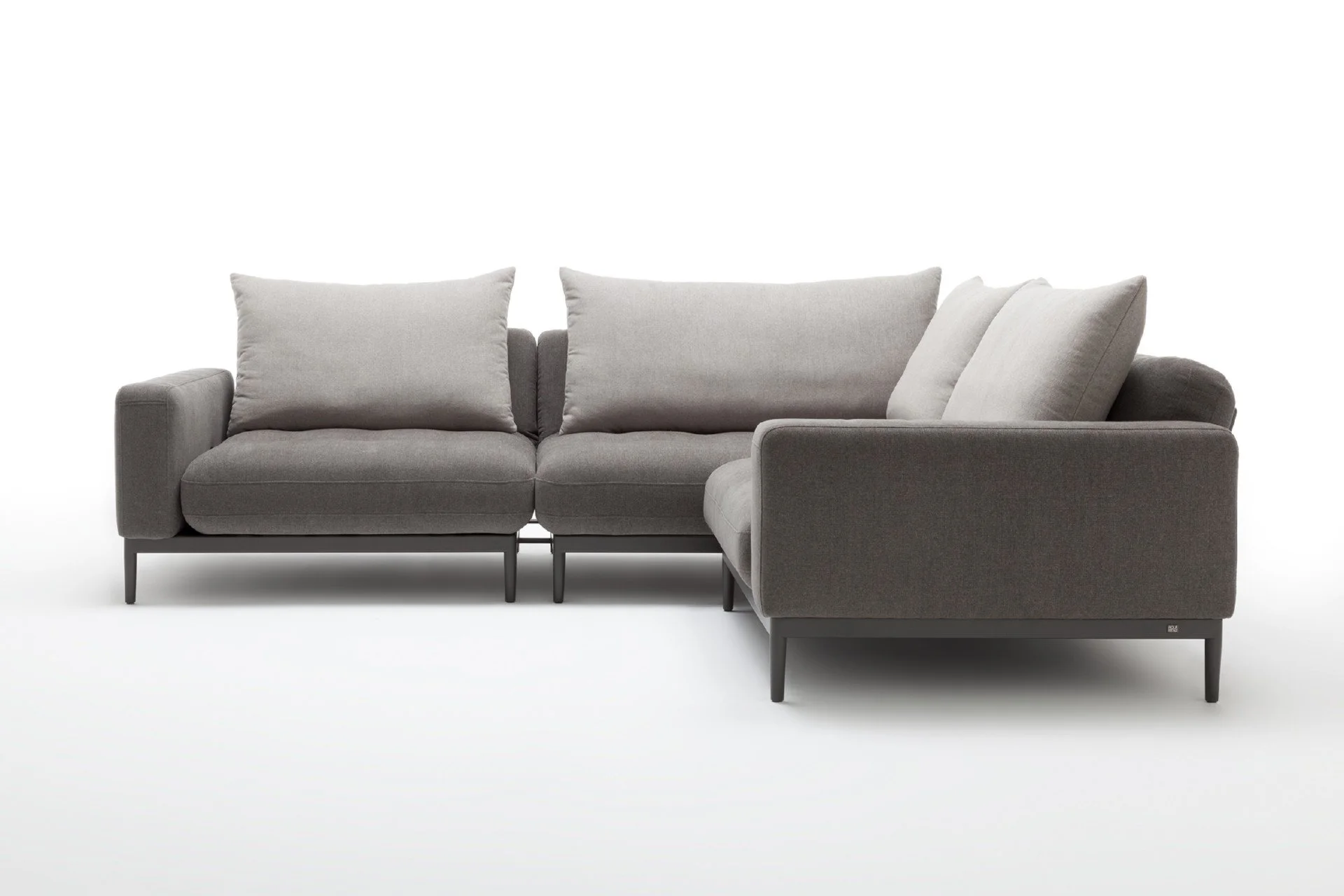 1_DIVINEDESIGNCENTER_TIRA_SOFA_11.jpg