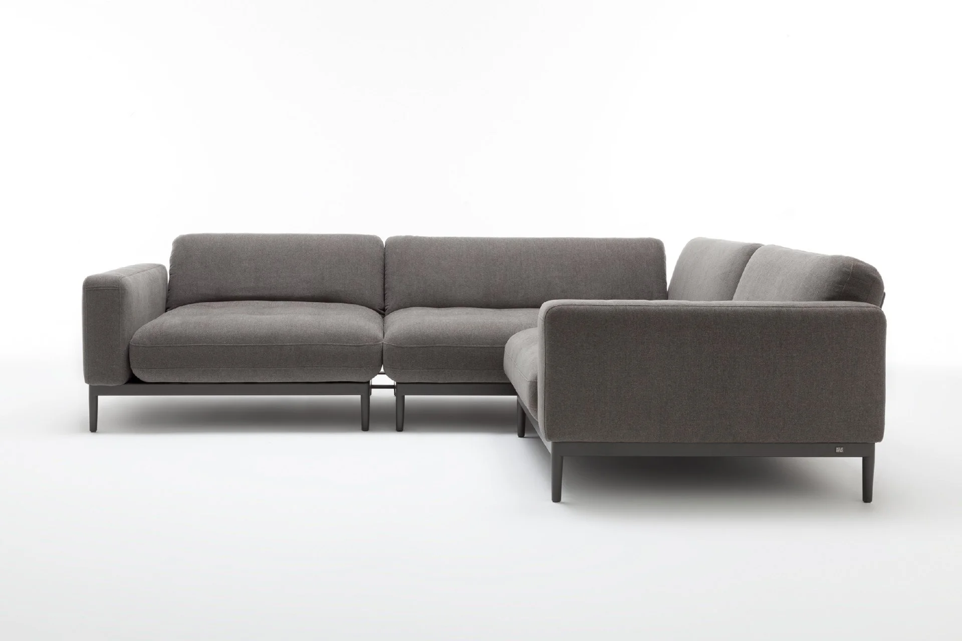 DIVINEDESIGNCENTER_TIRA_SOFA_12.jpg