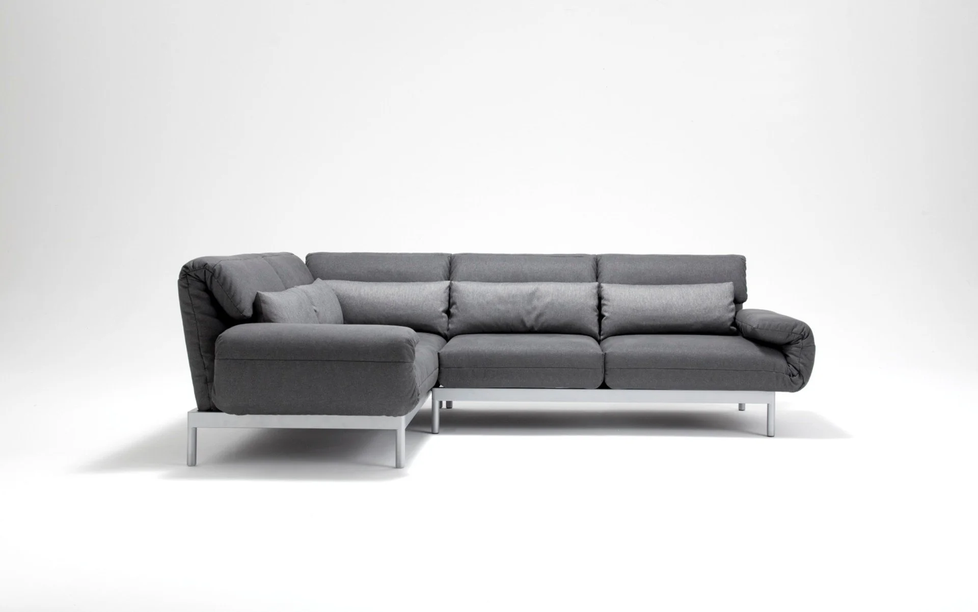 DIVINEDESIGNCENTER_PLURA_SOFA_8.jpg