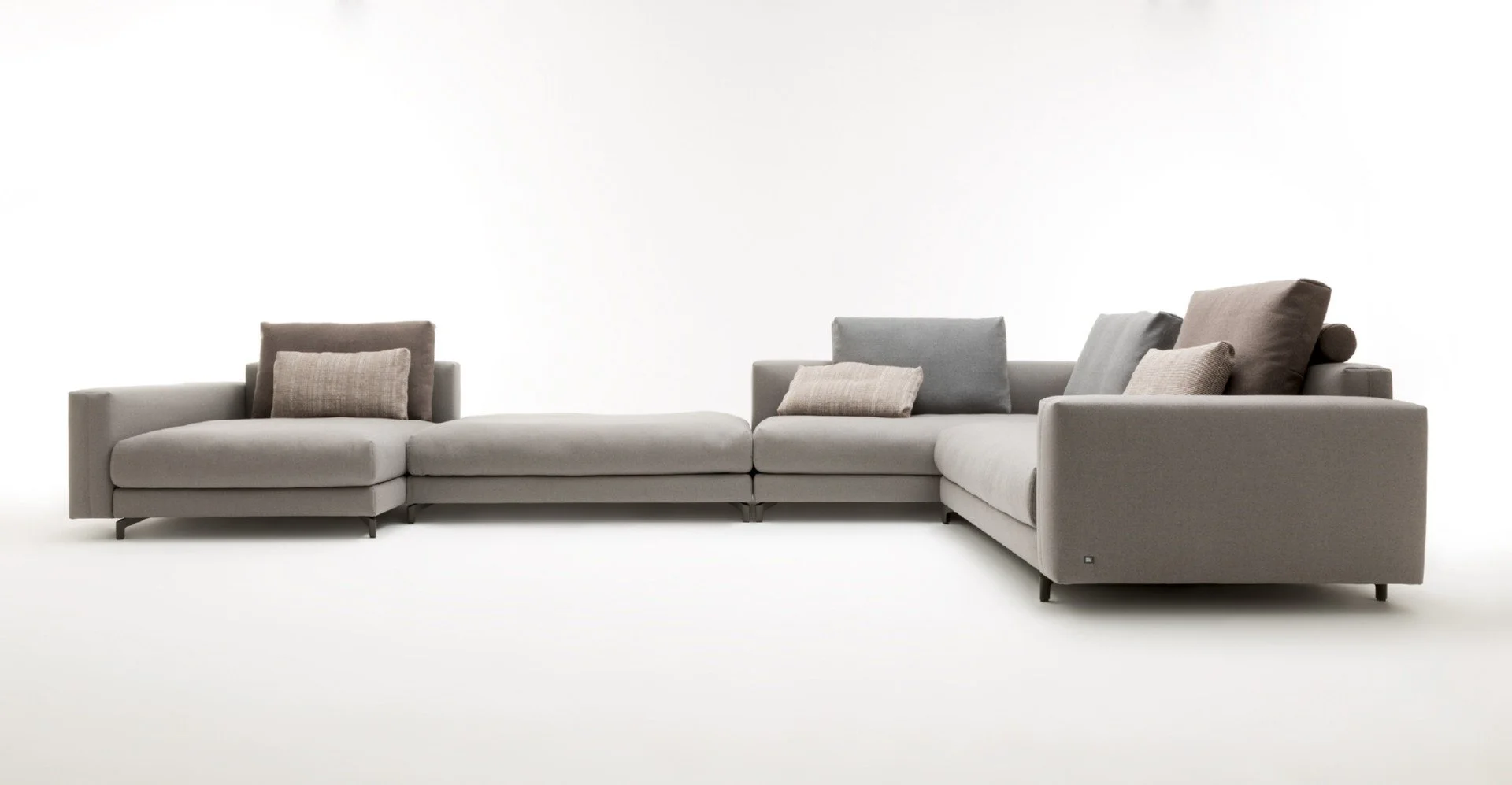DIVINEDESIGNCENTER_NUVOLA_SOFA_12.jpg
