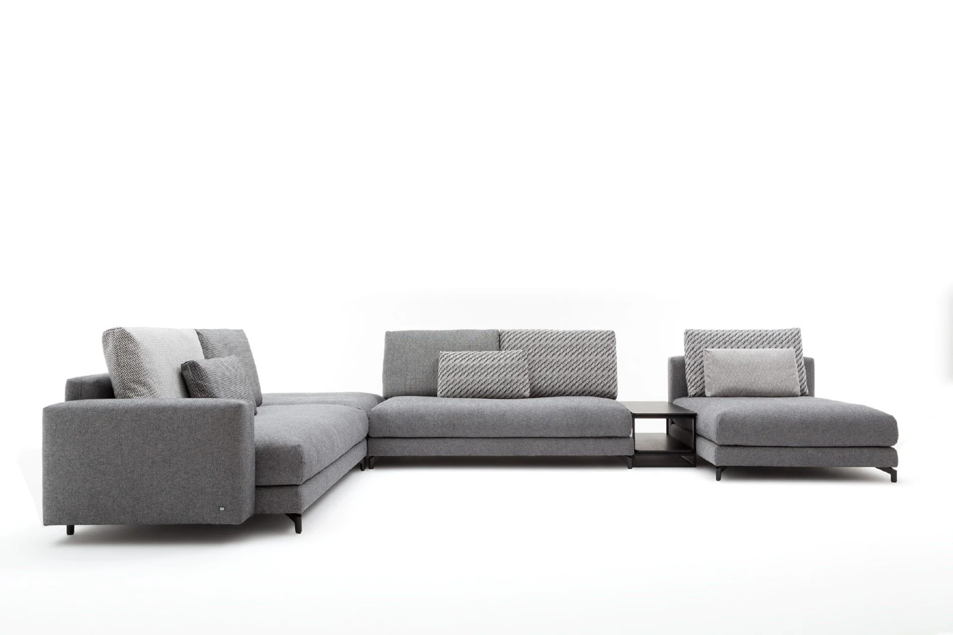 DIVINEDESIGNCENTER_NUVOLA_SOFA_11.jpg