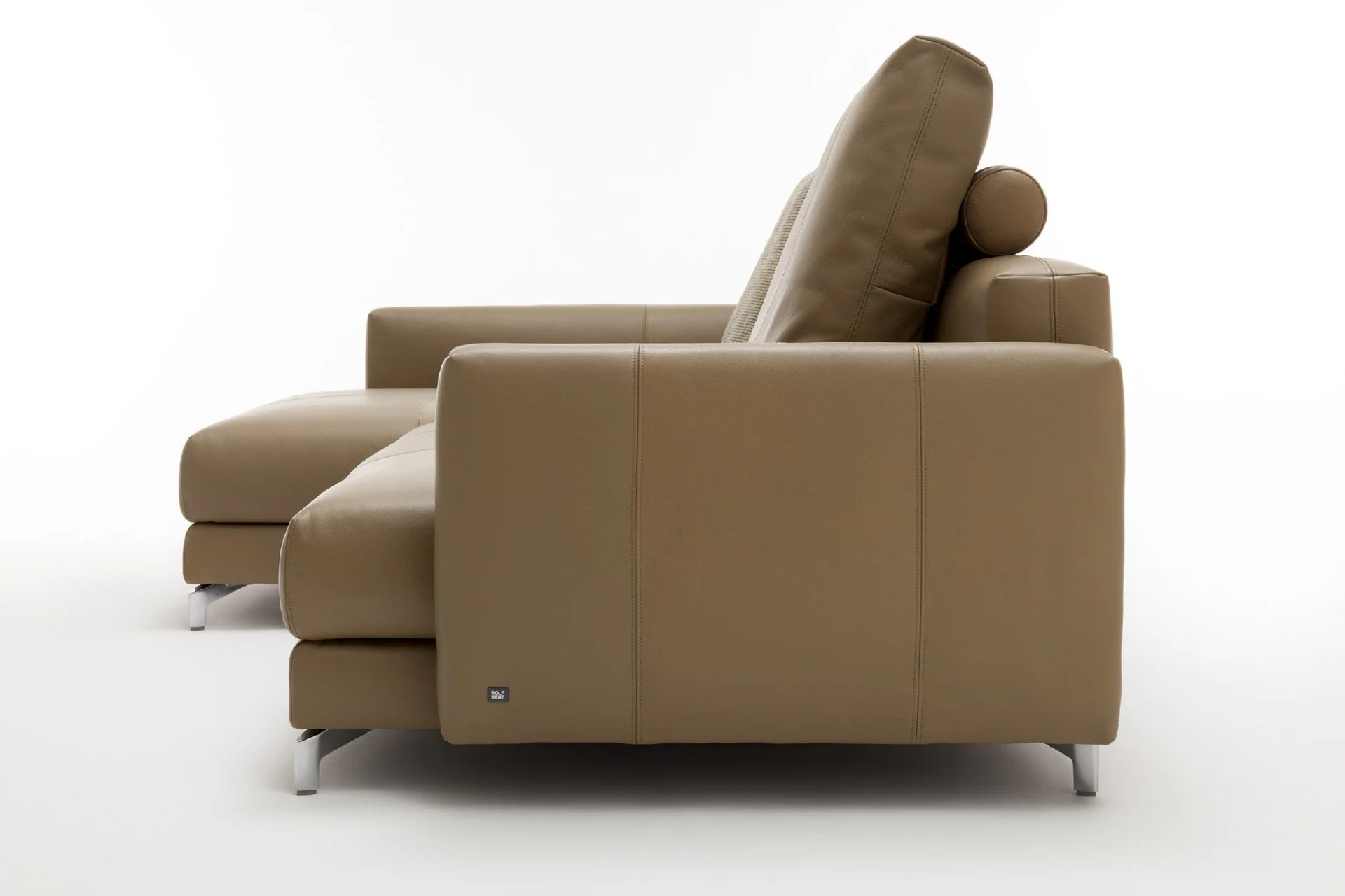 DIVINEDESIGNCENTER_NUVOLA_SOFA_4.jpg