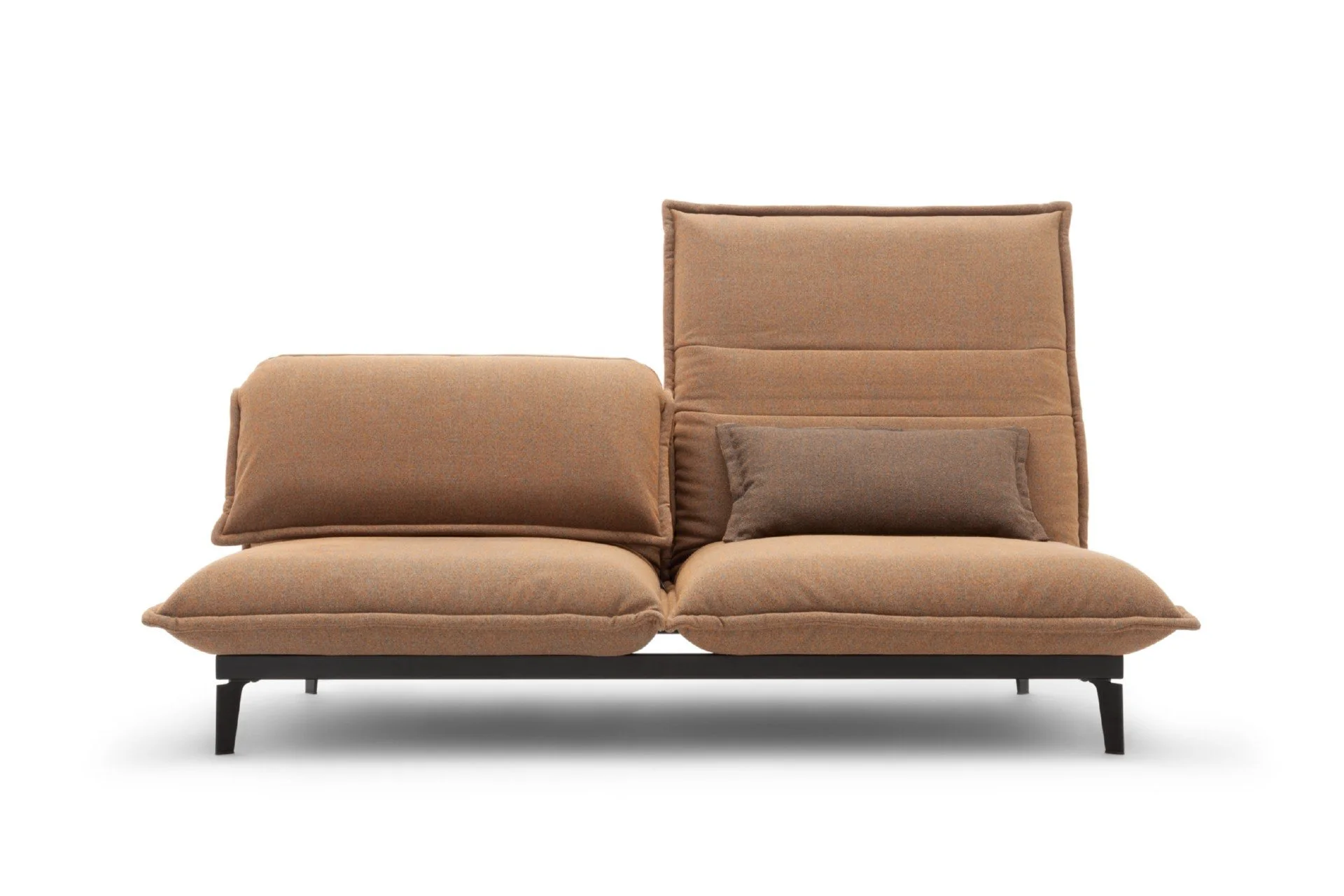 DIVINEDESIGNCENTER_NOVA_SOFA_3.jpg