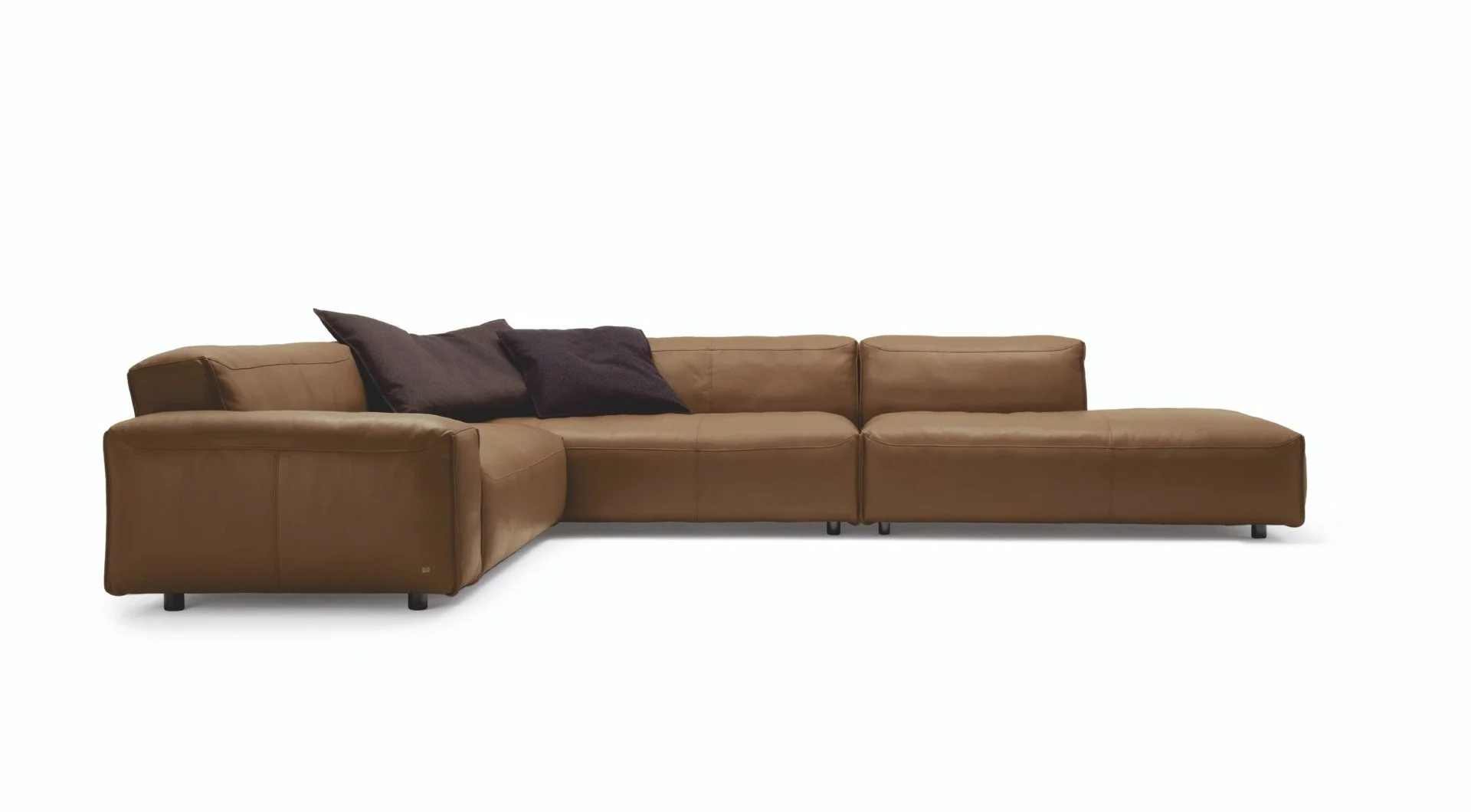 1_DIVINEDESIGNCENTER_MIO_SOFA_4.jpg