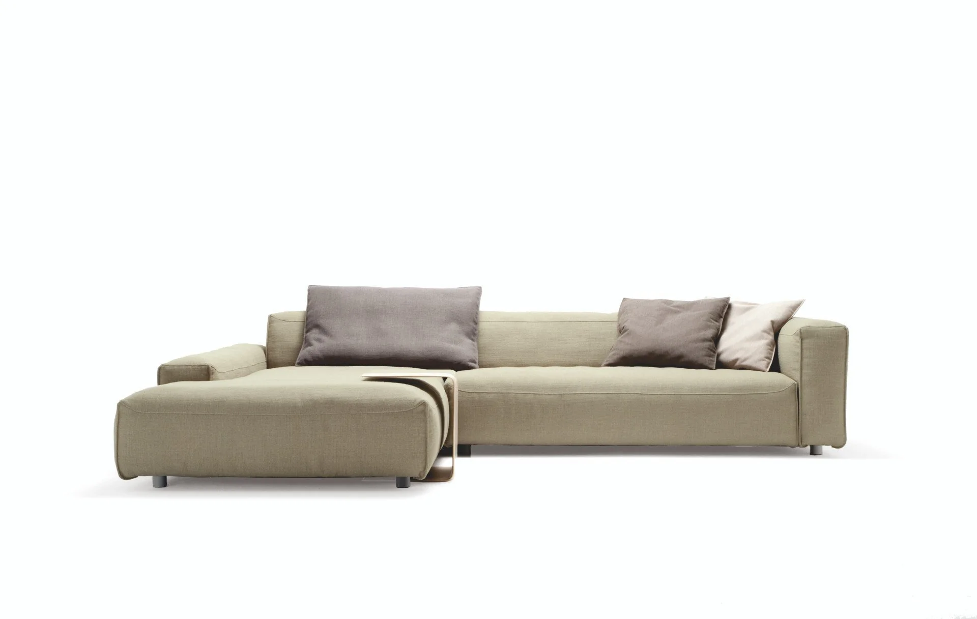DIVINEDESIGNCENTER_MIO_SOFA_7.jpg