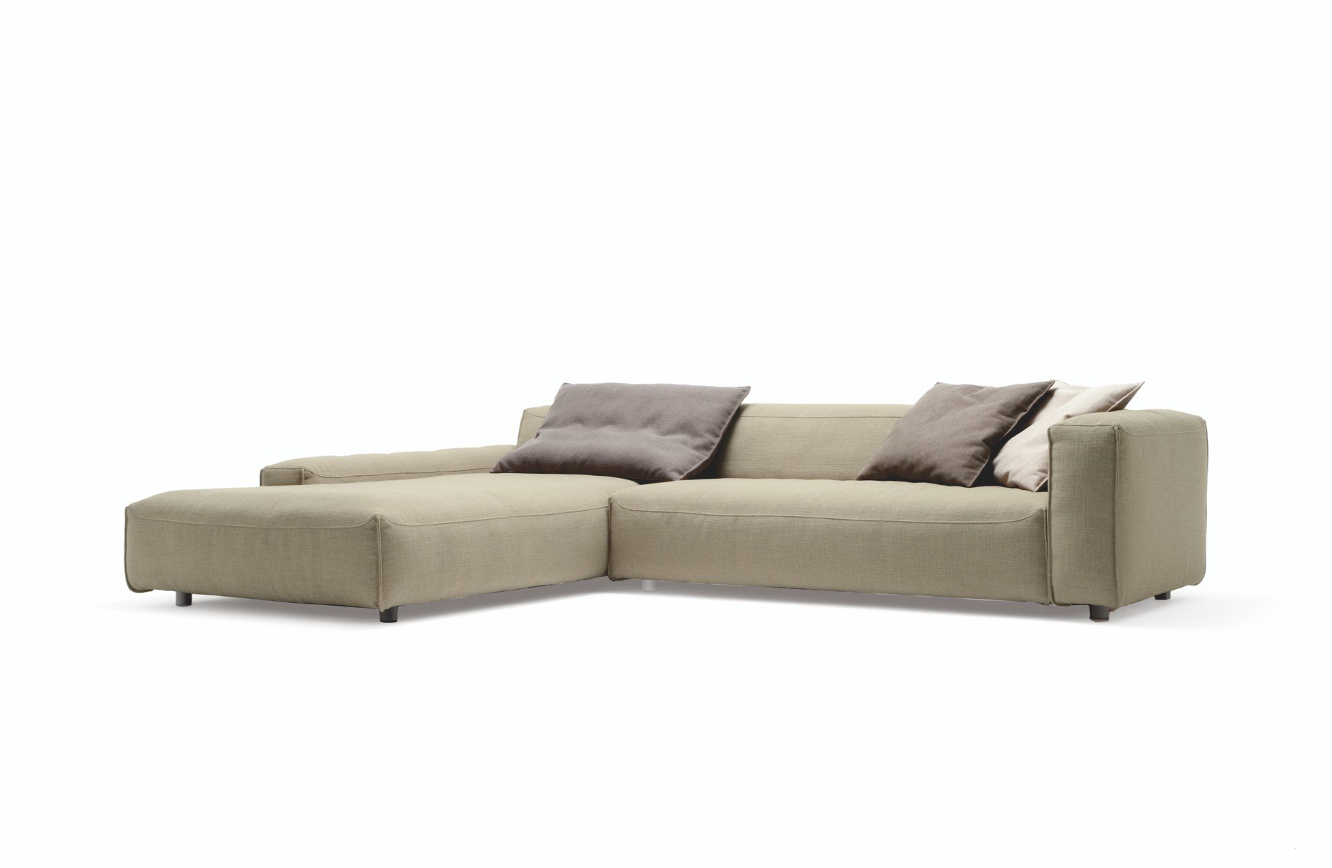 DIVINEDESIGNCENTER_MIO_SOFA_6.jpg