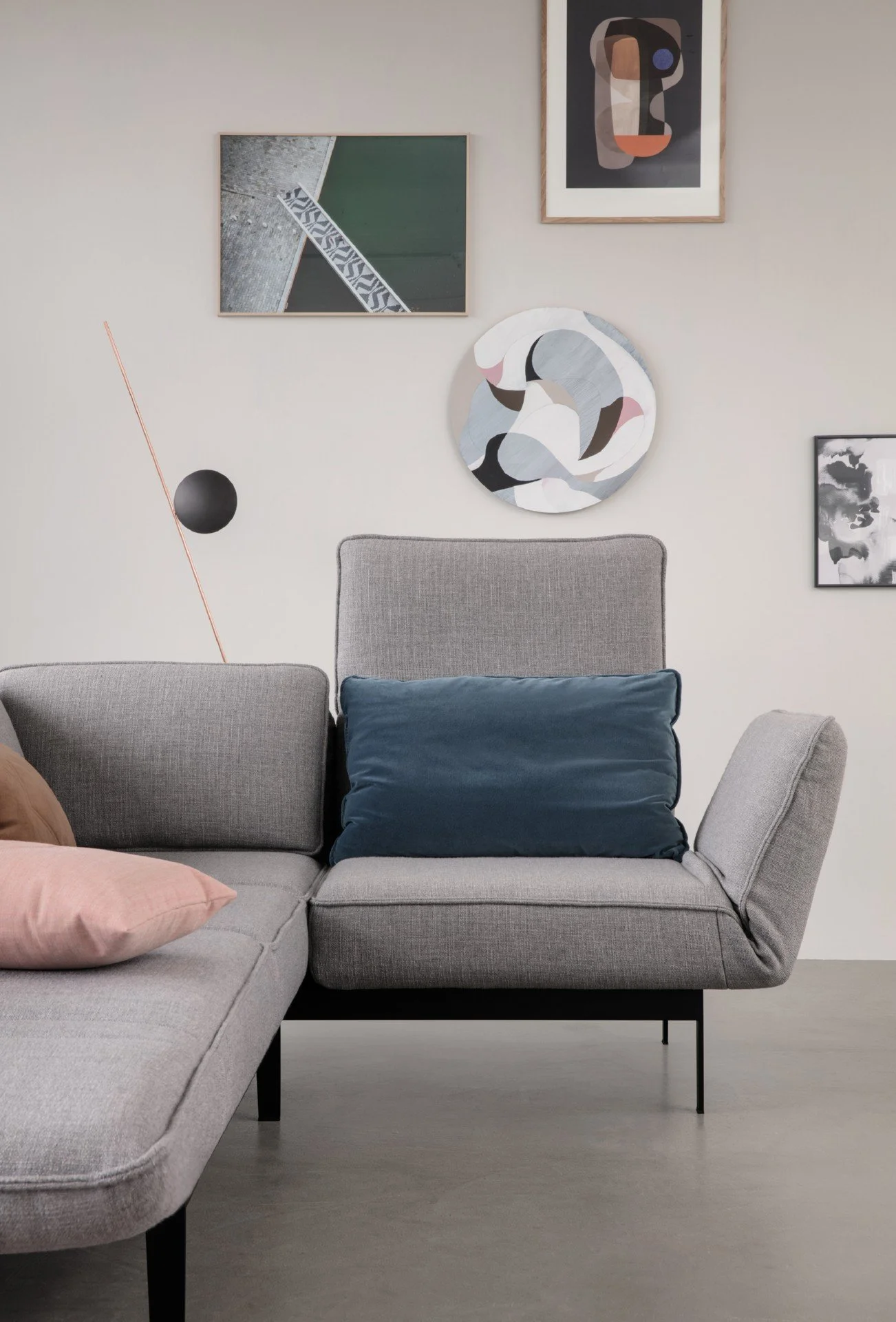 DIVINEDESIGNCENTER_MERA_SOFA_1.jpg