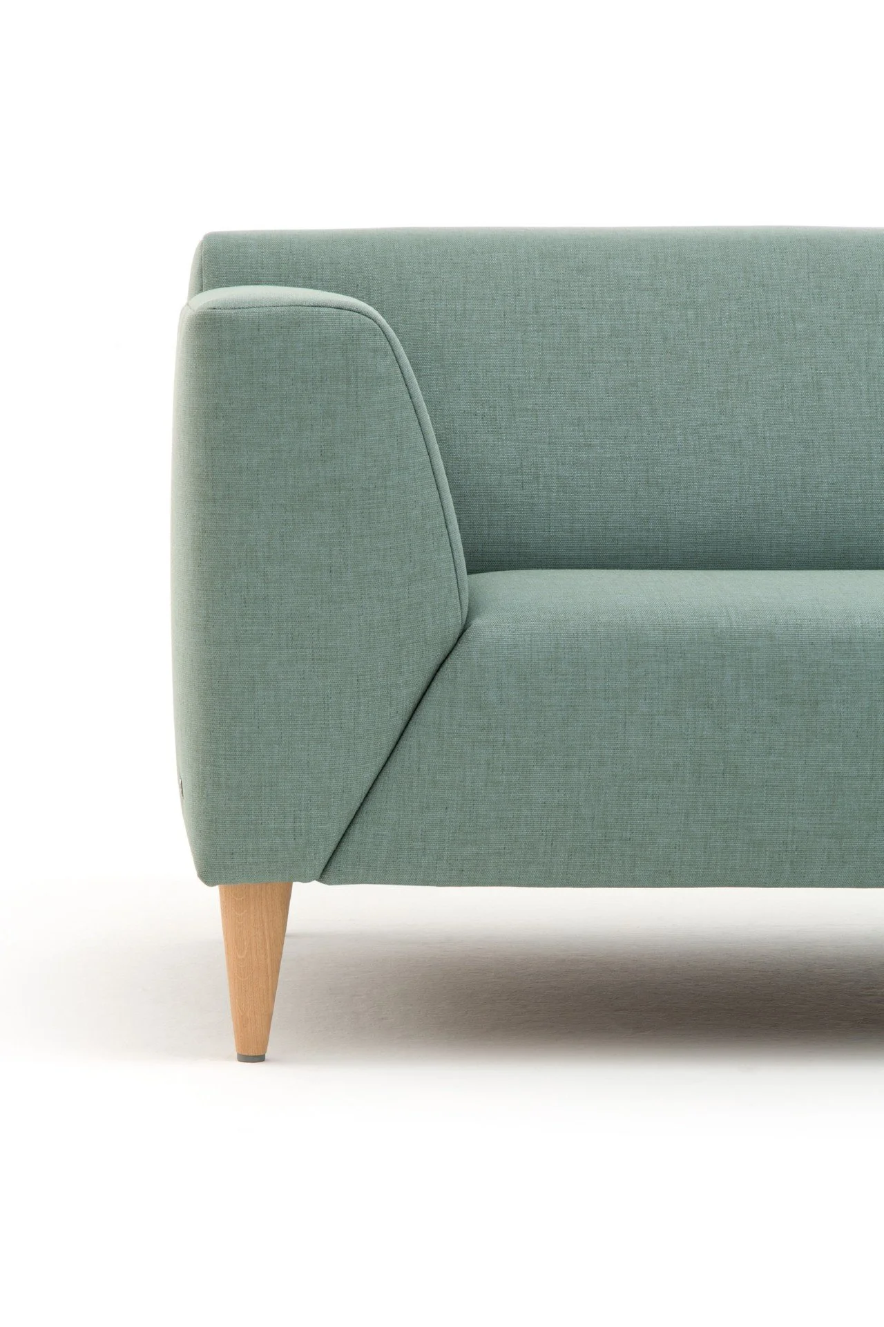 DIVINEDESIGNCENTER_LINEA_SOFA_12.jpg