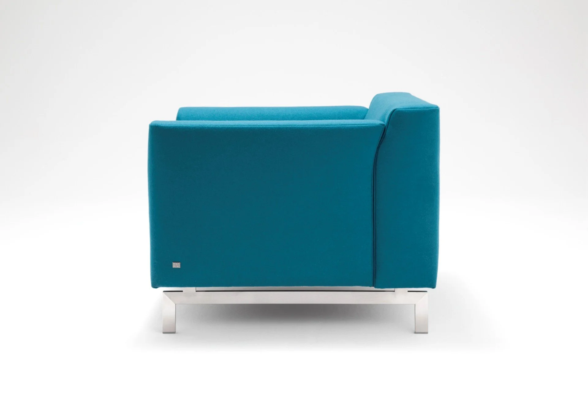 DIVINEDESIGNCENTER_LINEA_SOFA_8.jpg