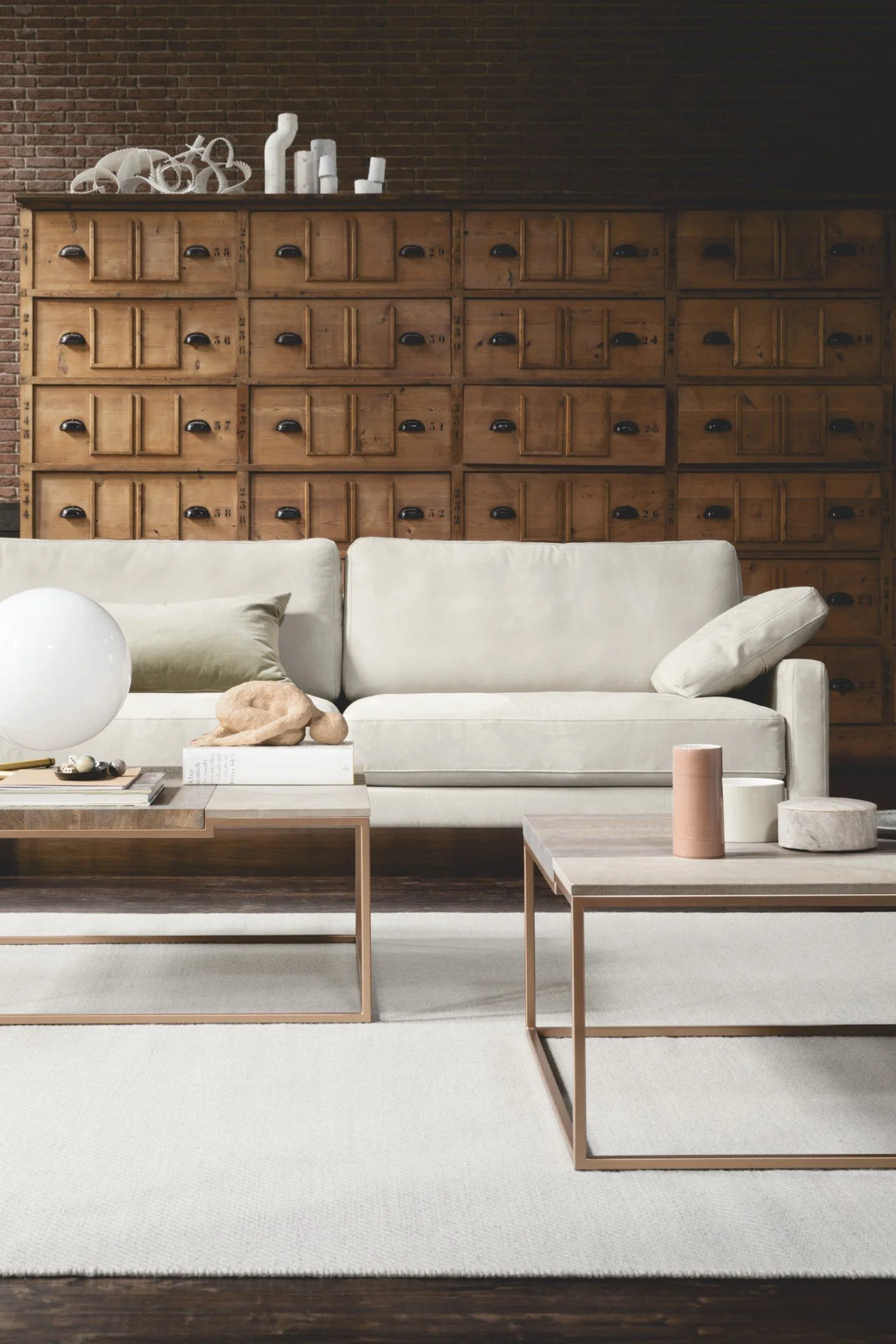 DIVINEDESIGNCENTER_EGO_SOFA_9.jpg