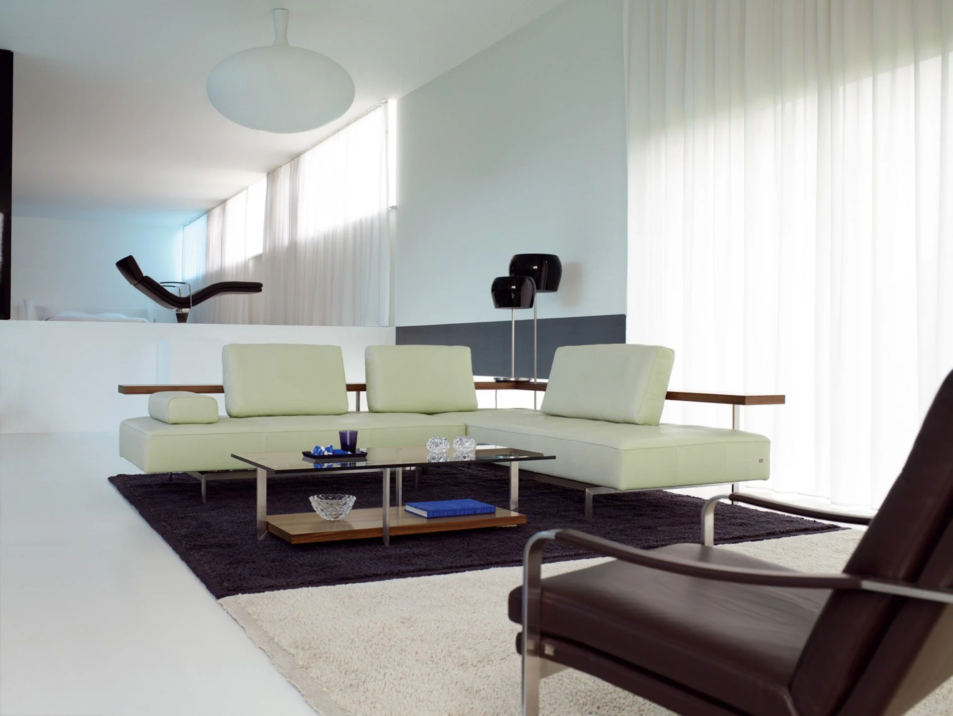 DIVINEDESIGNCENTER_DONO_SOFA_1.jpg