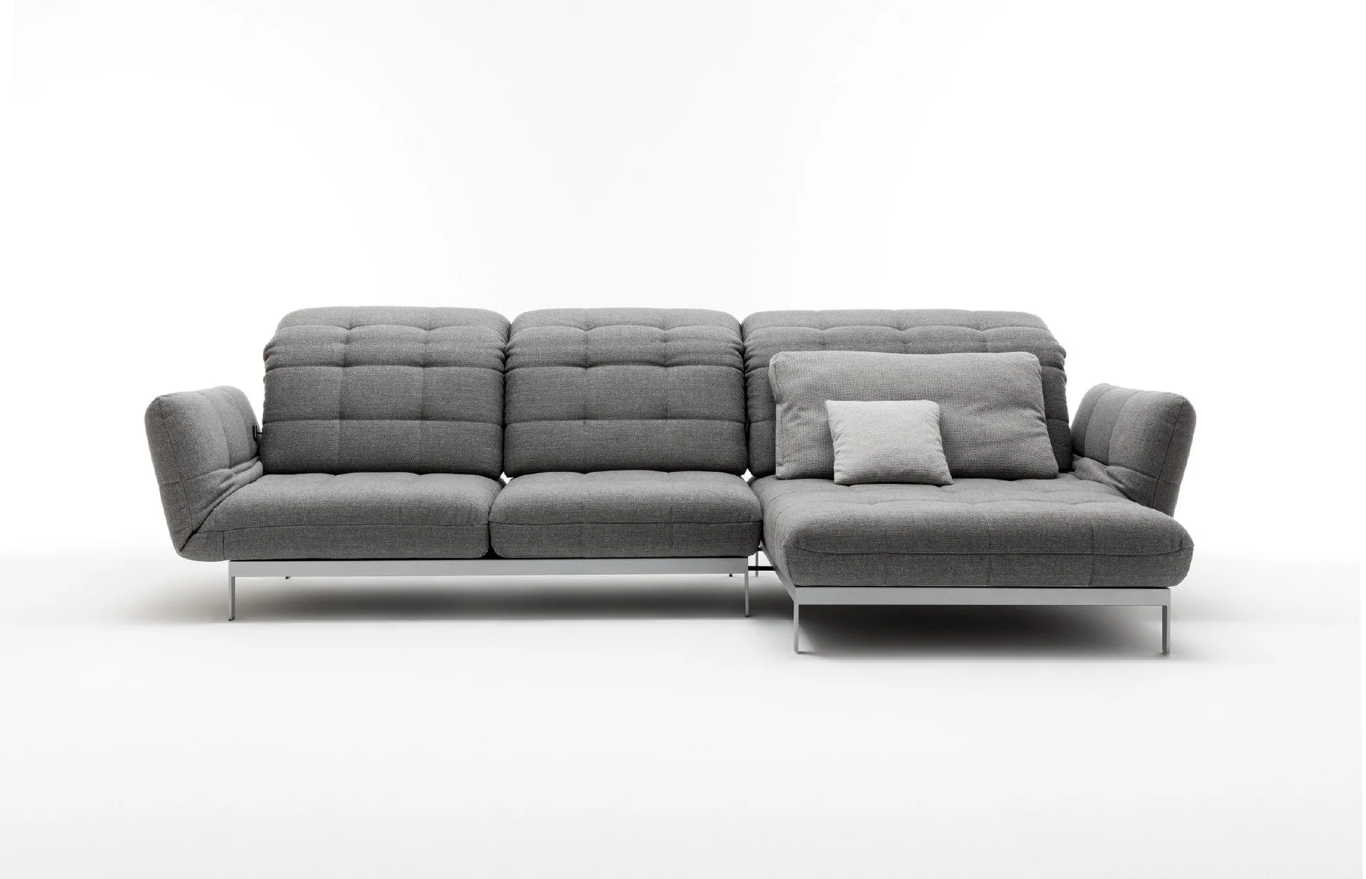 1_DIVINEDESIGNCENTER_AGIO_SOFA_7.jpg