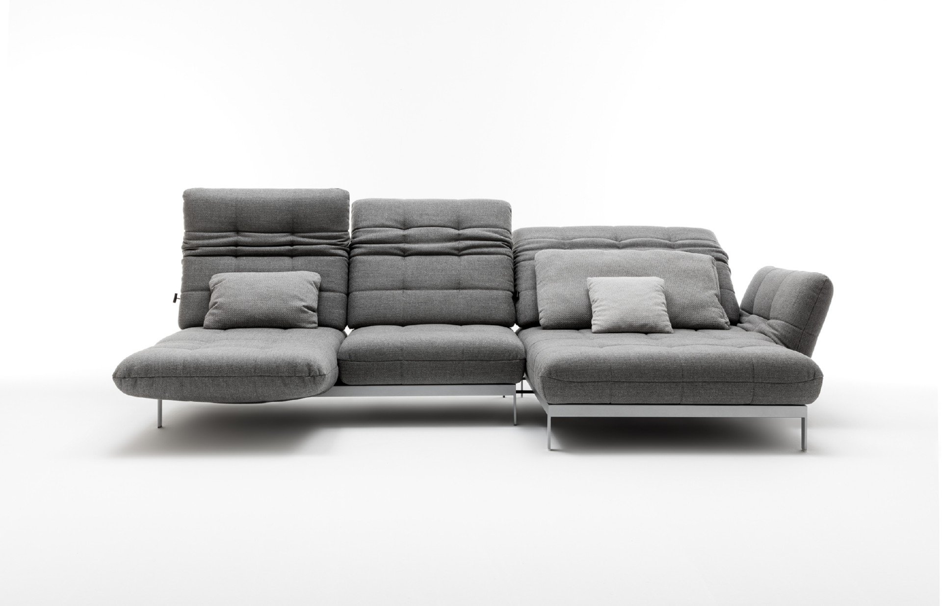 DIVINEDESIGNCENTER_AGIO_SOFA_6.jpg