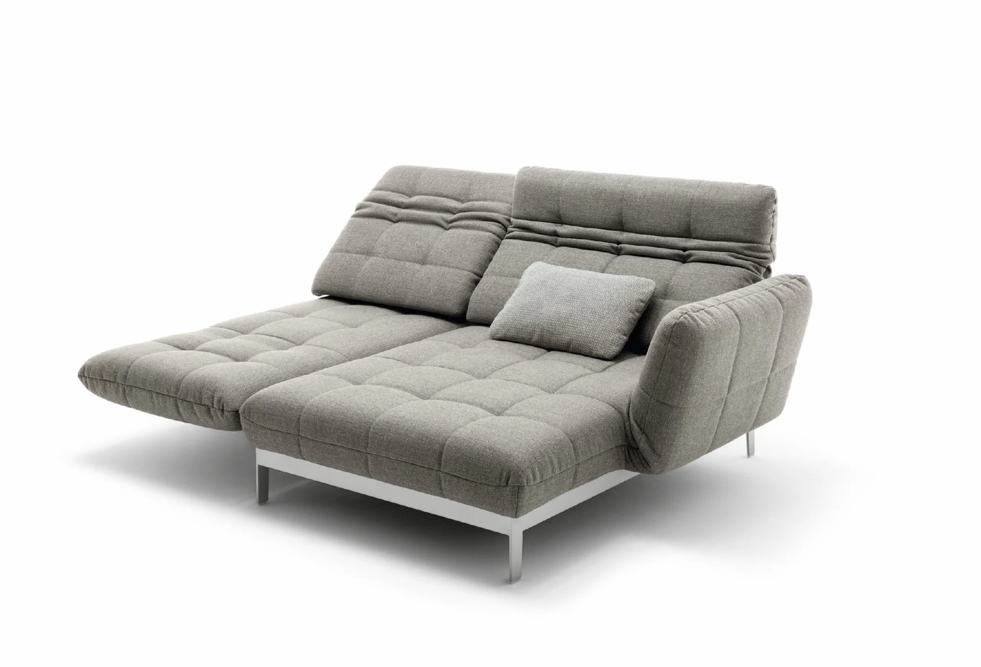 DIVINEDESIGNCENTER_AGIO_SOFA_4.jpg
