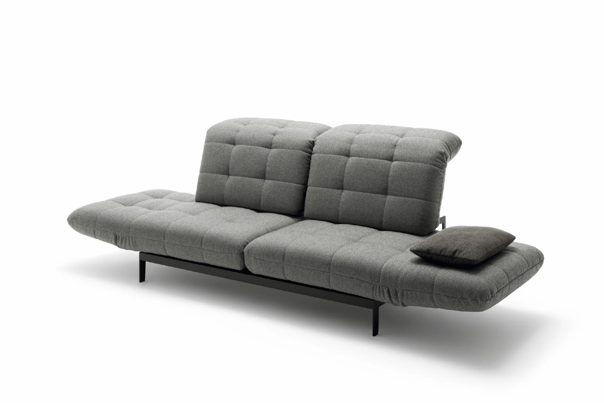 DIVINEDESIGNCENTER_AGIO_SOFA_5.jpg