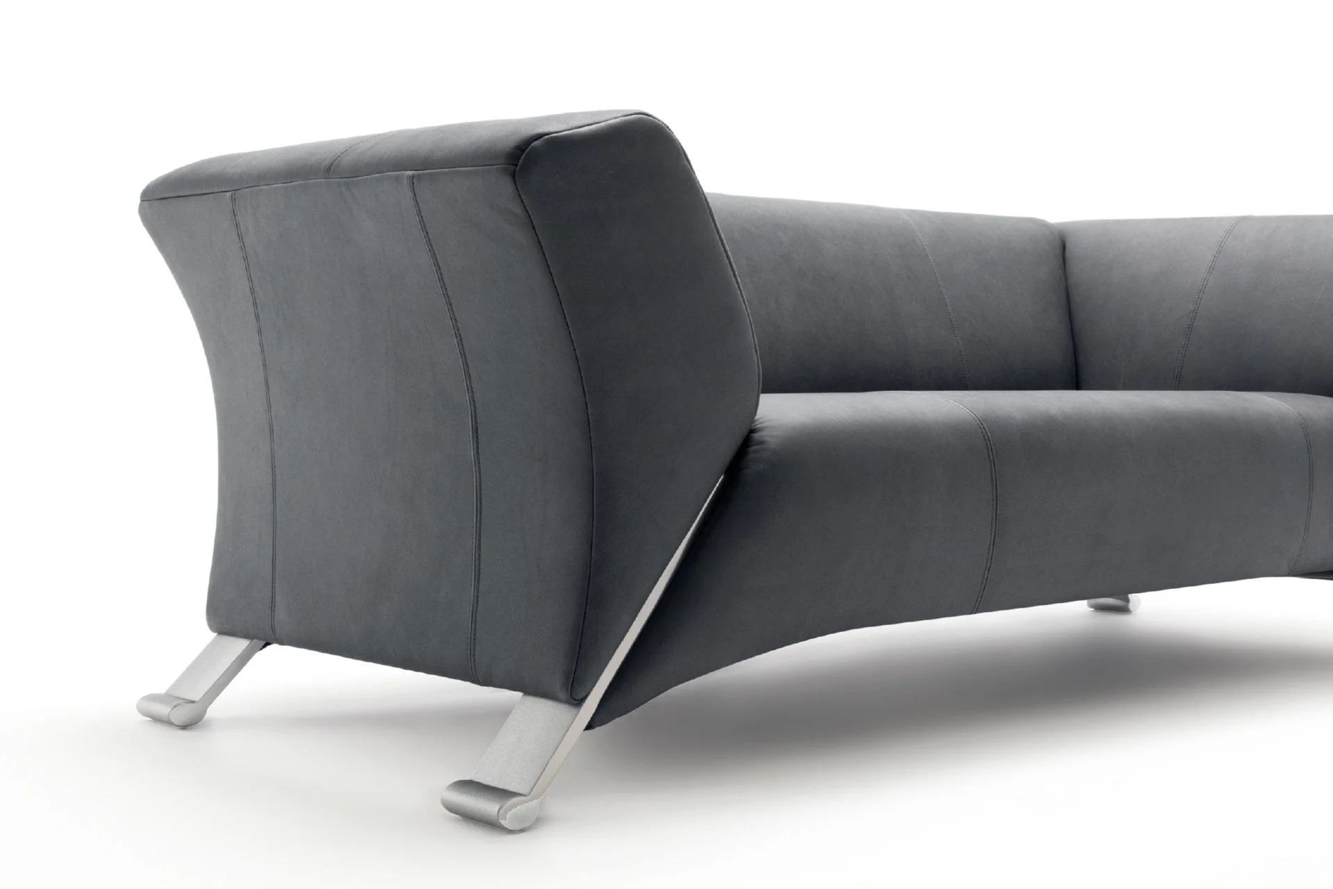 DIVINEDESIGNCENTER_322_SOFA_5.jpg
