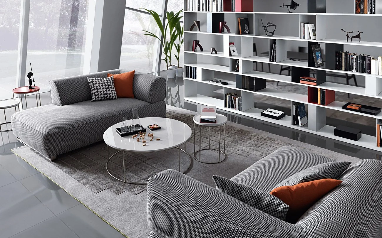 DIVINEDESIGNCENTER_CANNES_SOFA_2.jpg