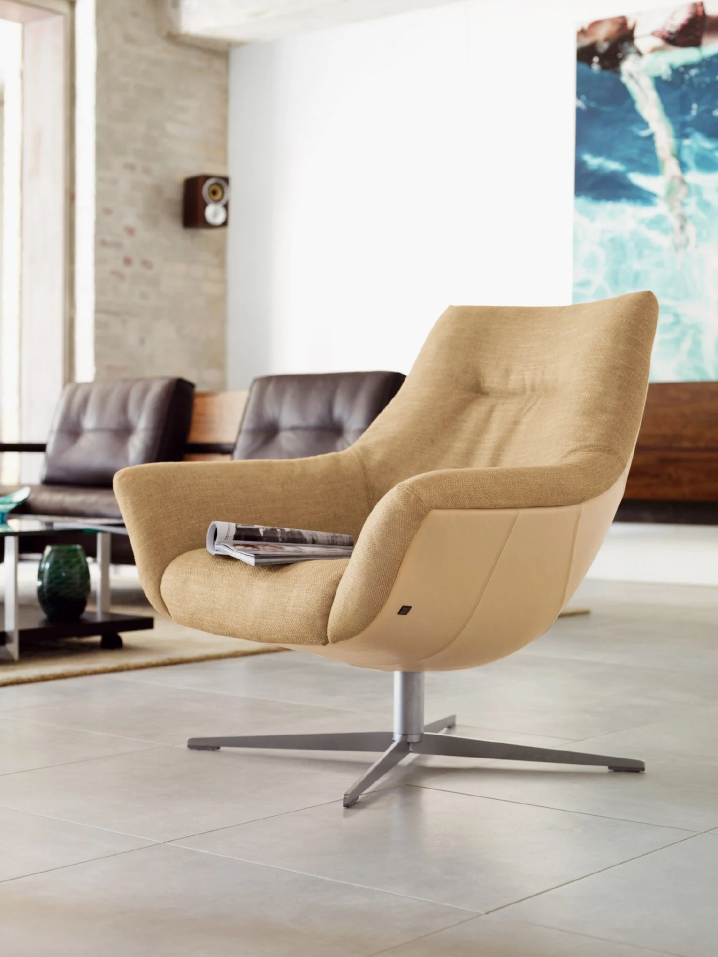 566 ARMCHAIR