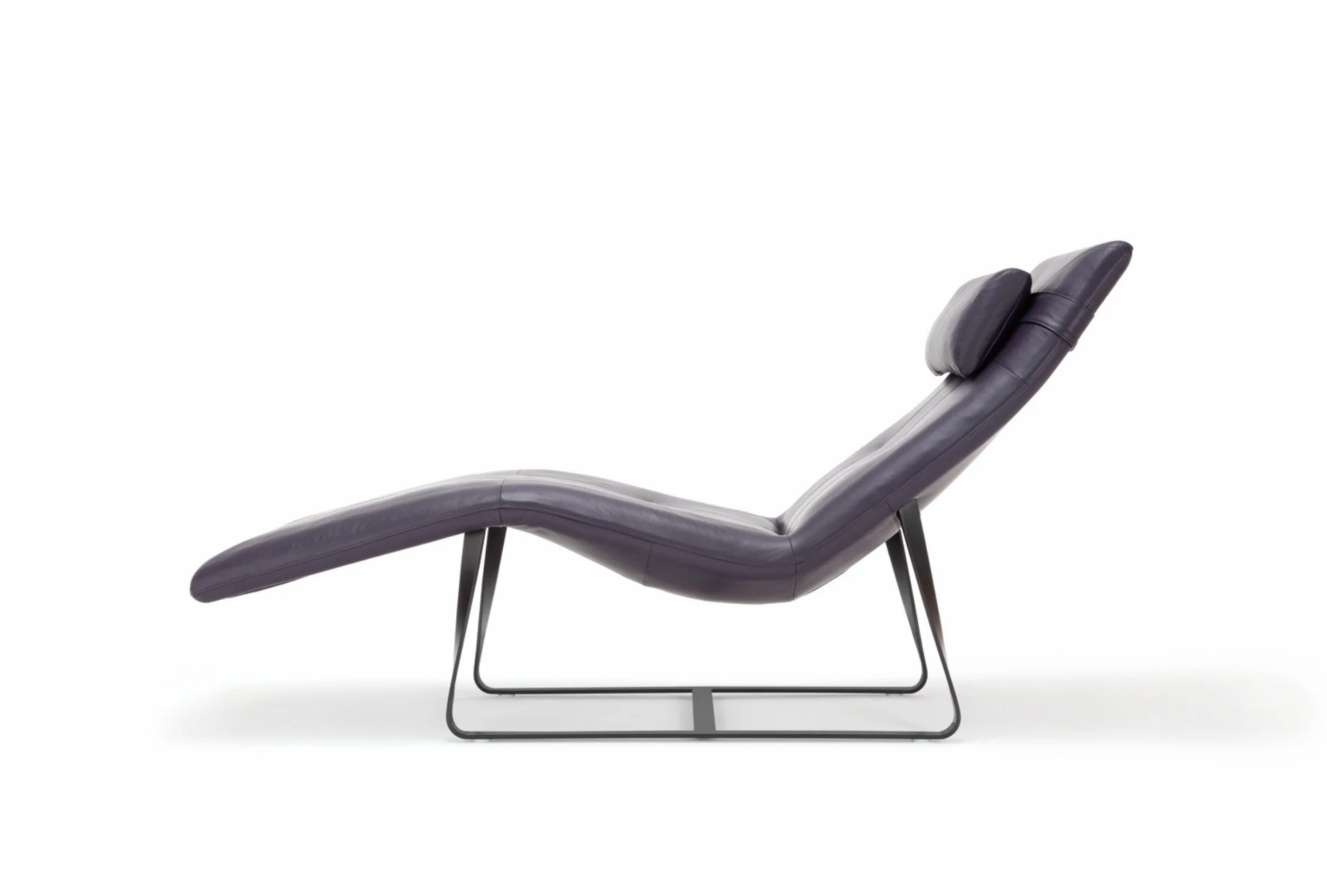 DIVINEDESIGNCENTER_360_ARMCHAIR_3.jpg