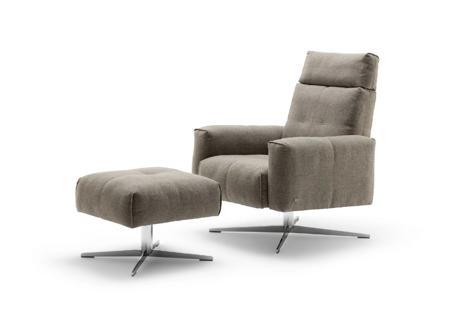 DIVINEDESIGNCENTER_50_ARMCHAIR_5.jpg