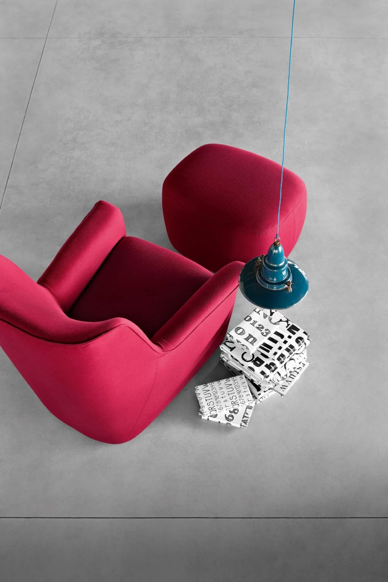 DIVINEDESIGNCENTER_DIALOGO_ARMCHAIR_4.jpg