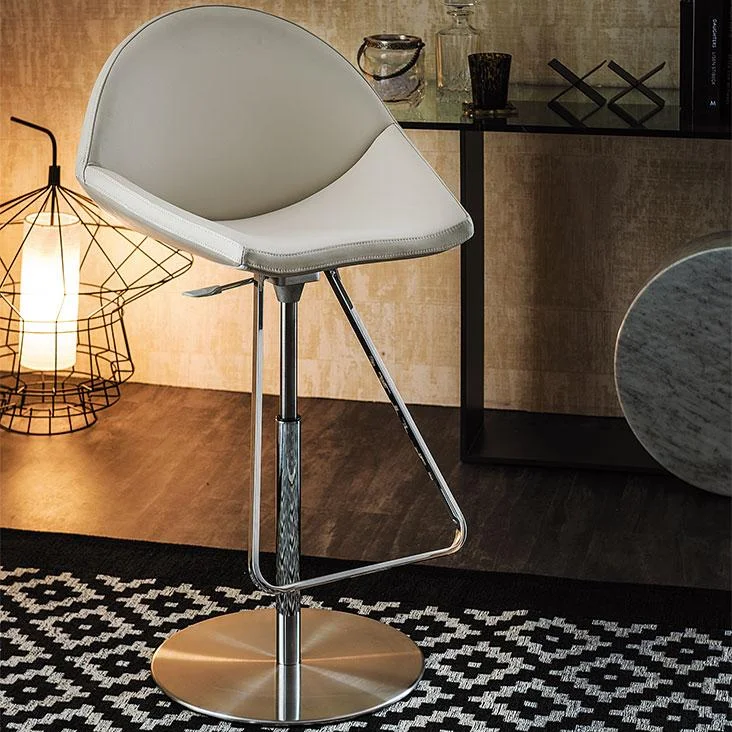 KISS BAR STOOL