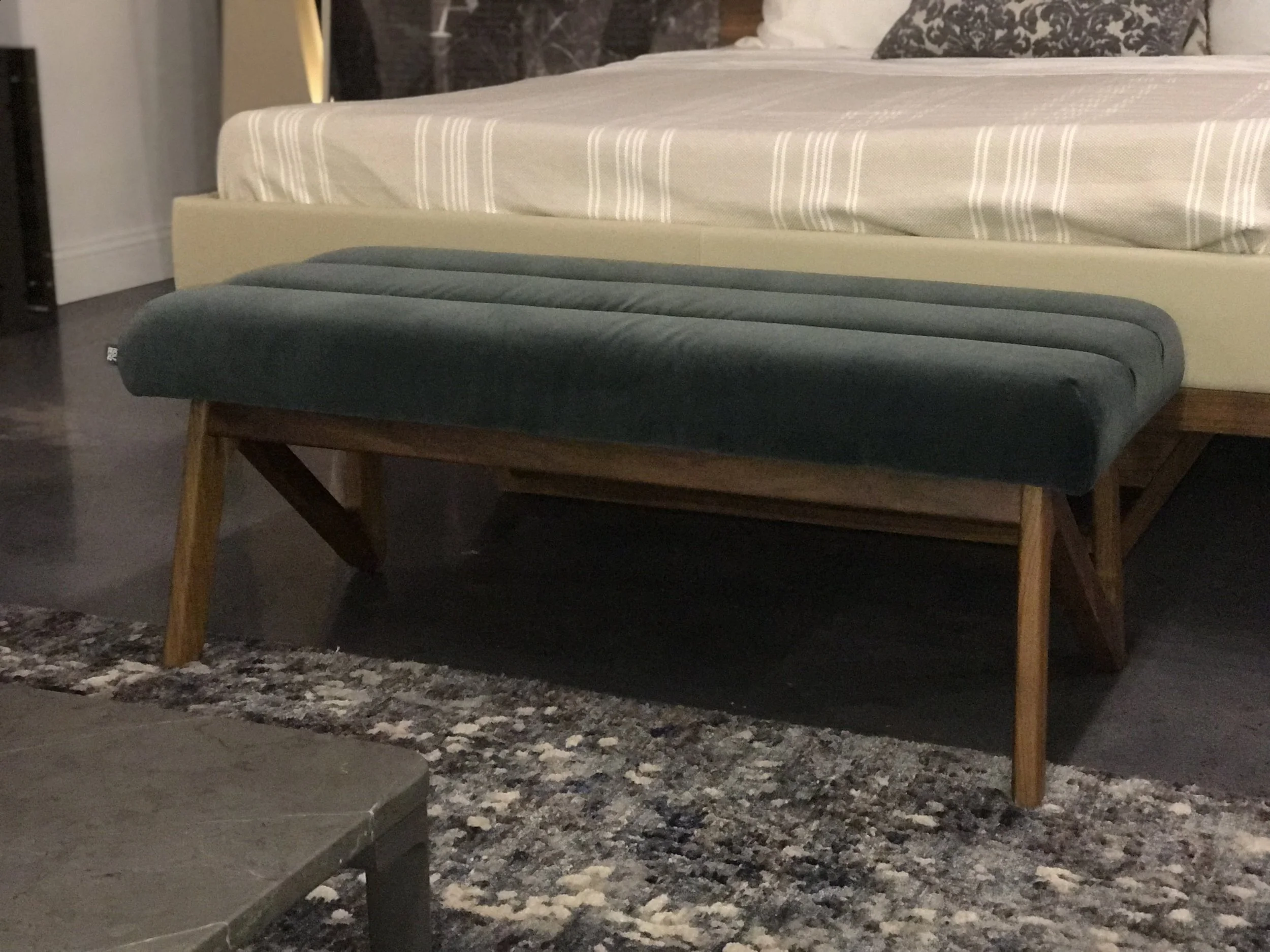 944_bench.jpg