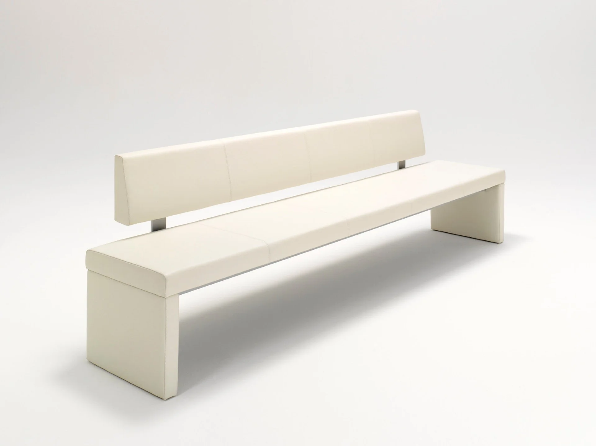DIVINEDESIGNCENTER_620_BENCH_4.jpg