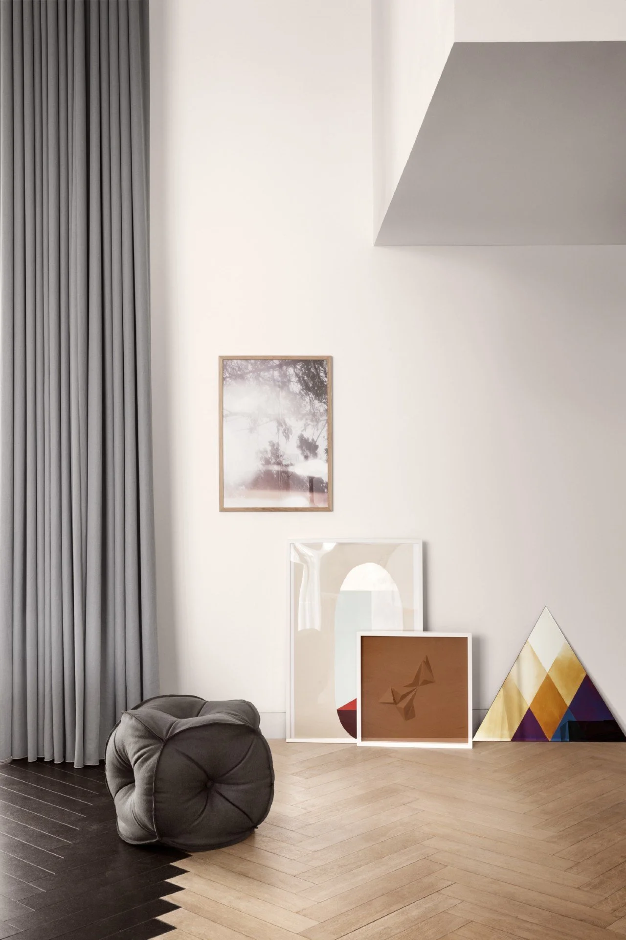 DIVINEDESIGNCENTER_953_POUF_1.jpg