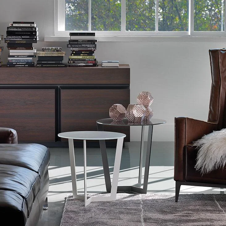 DIVINEDESIGNCENTER_JOLLY_COFFEETABLE_2.jpg
