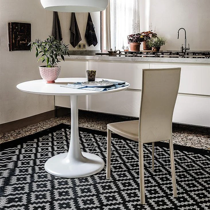 DIVINEDESIGNCENTER_HUGO_COFFEETABLE_1.jpg