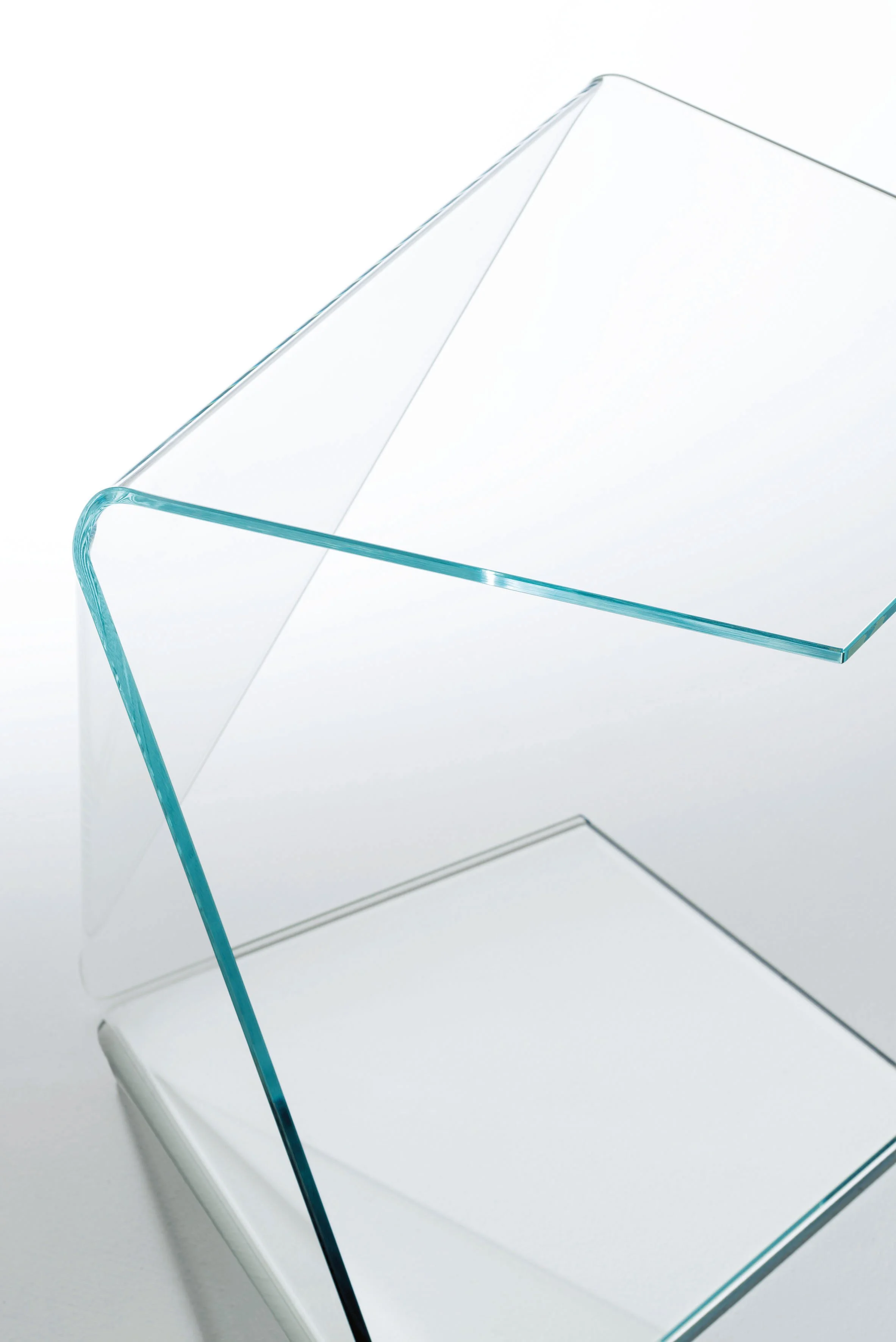DIVINEDESIGNCENTER_HAROLDANDMAUDE_COFFEETABLE_3.jpg