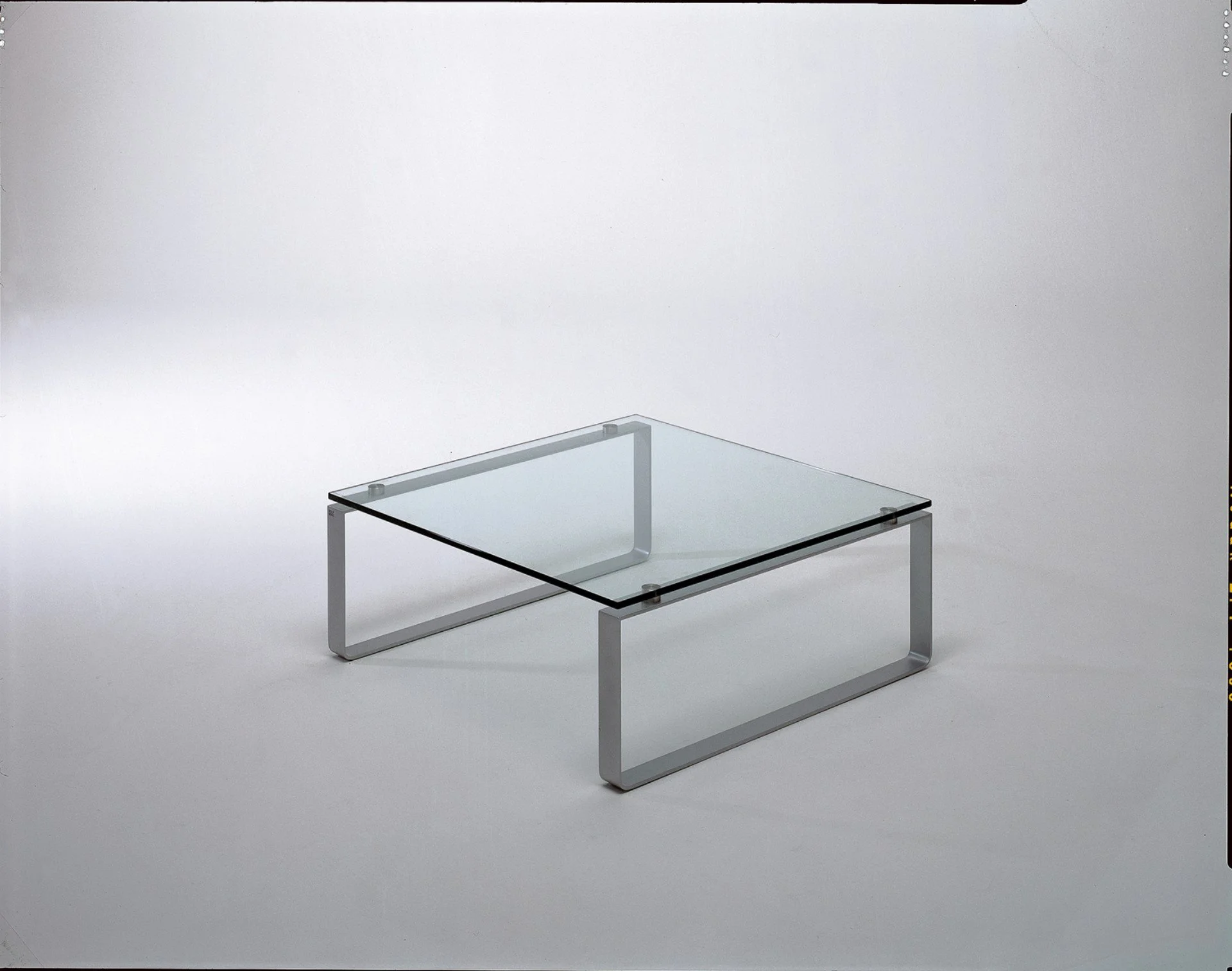 8710 COFFEE TABLE — Divine Design Center