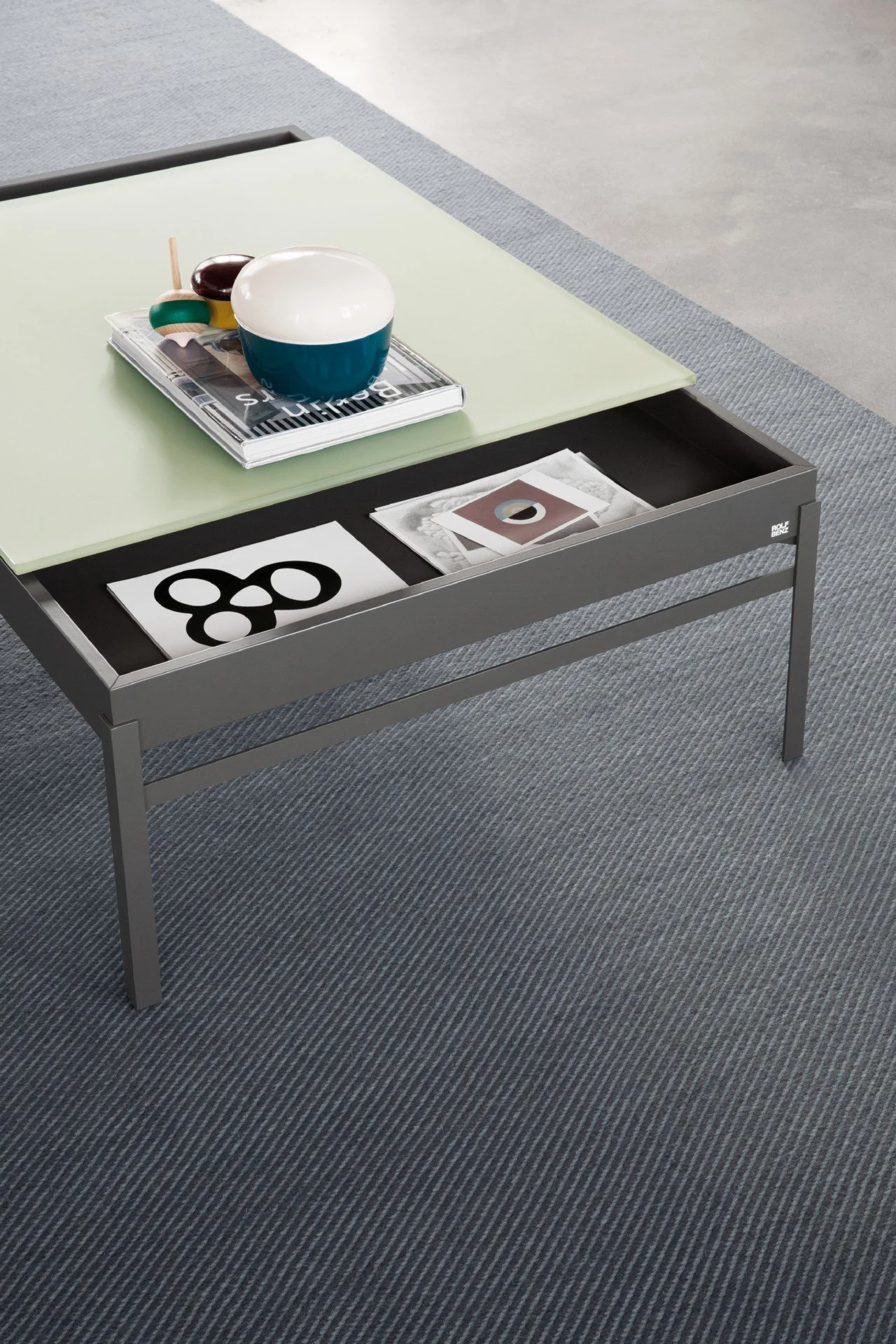 DIVINEDESIGNCENTER_8410_COFFEETABLE_2.jpg